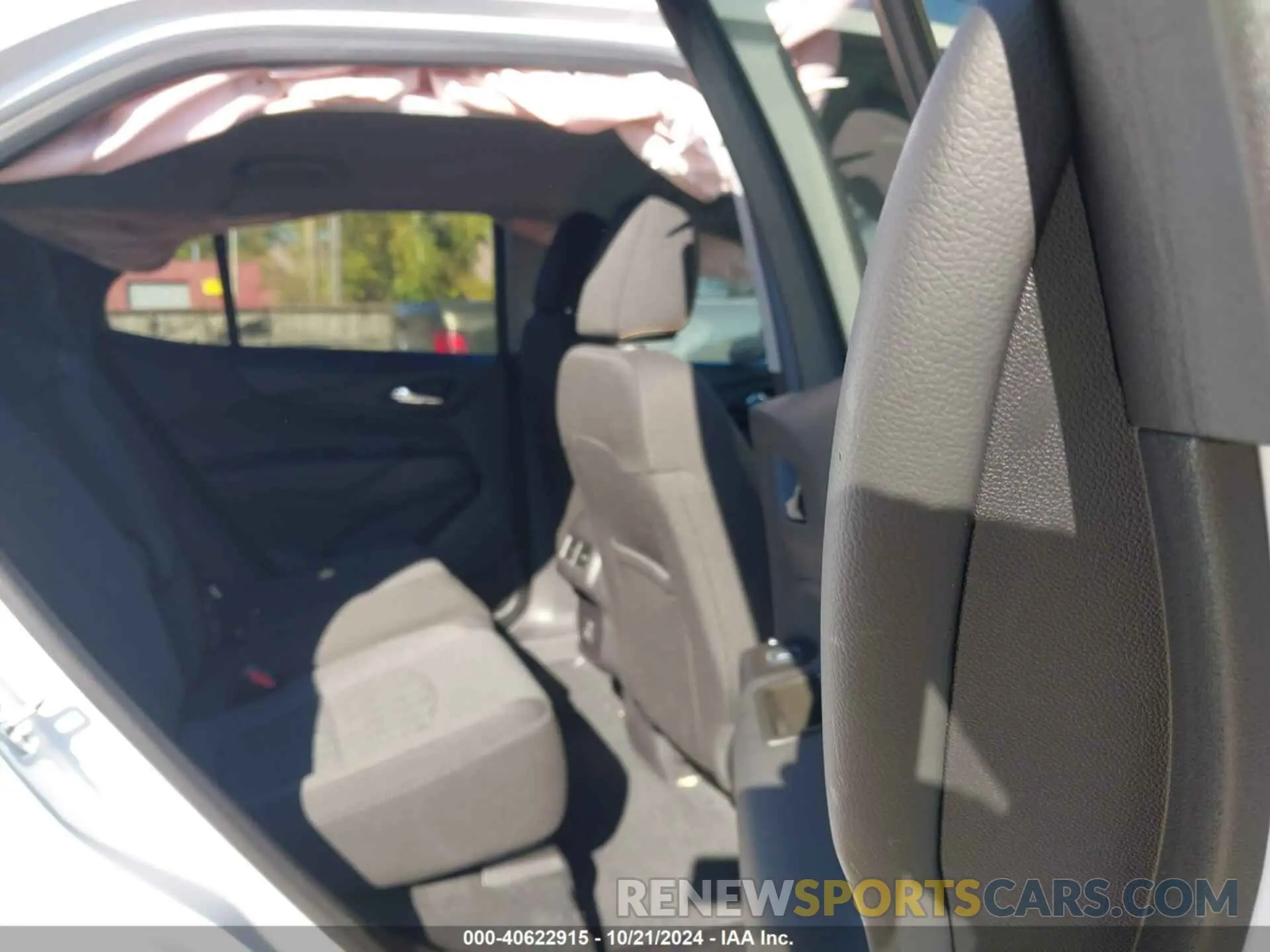 8 Photograph of a damaged car 3GNAXKEG4RL354502 CHEVROLET EQUINOX 2024