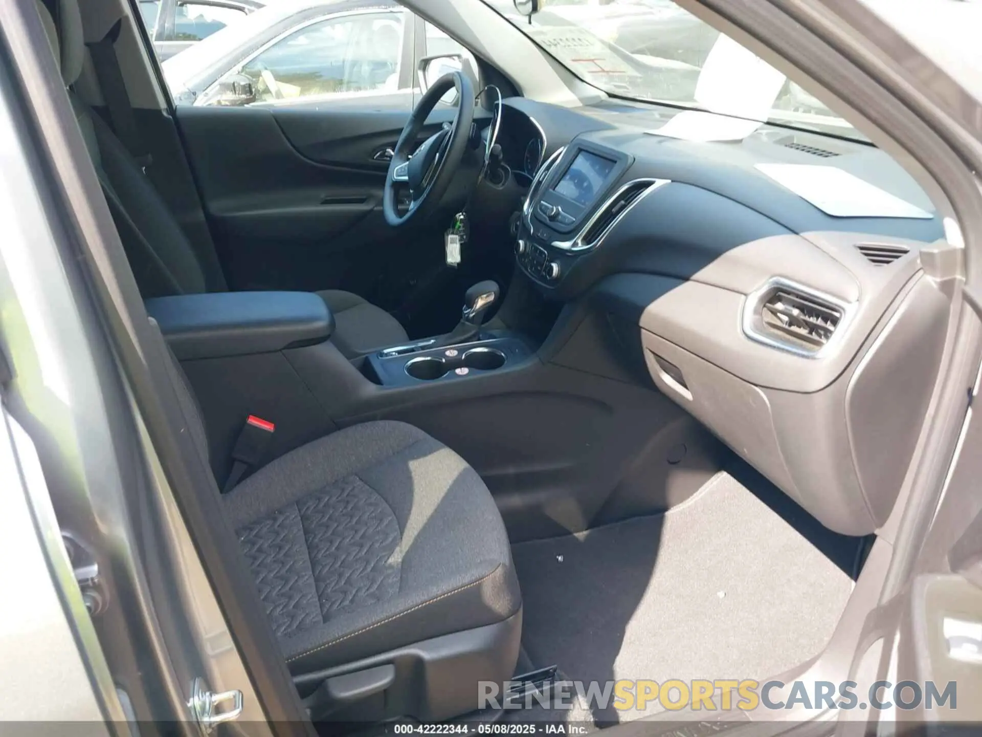 5 Photograph of a damaged car 3GNAXKEG5RL334386 CHEVROLET EQUINOX 2024