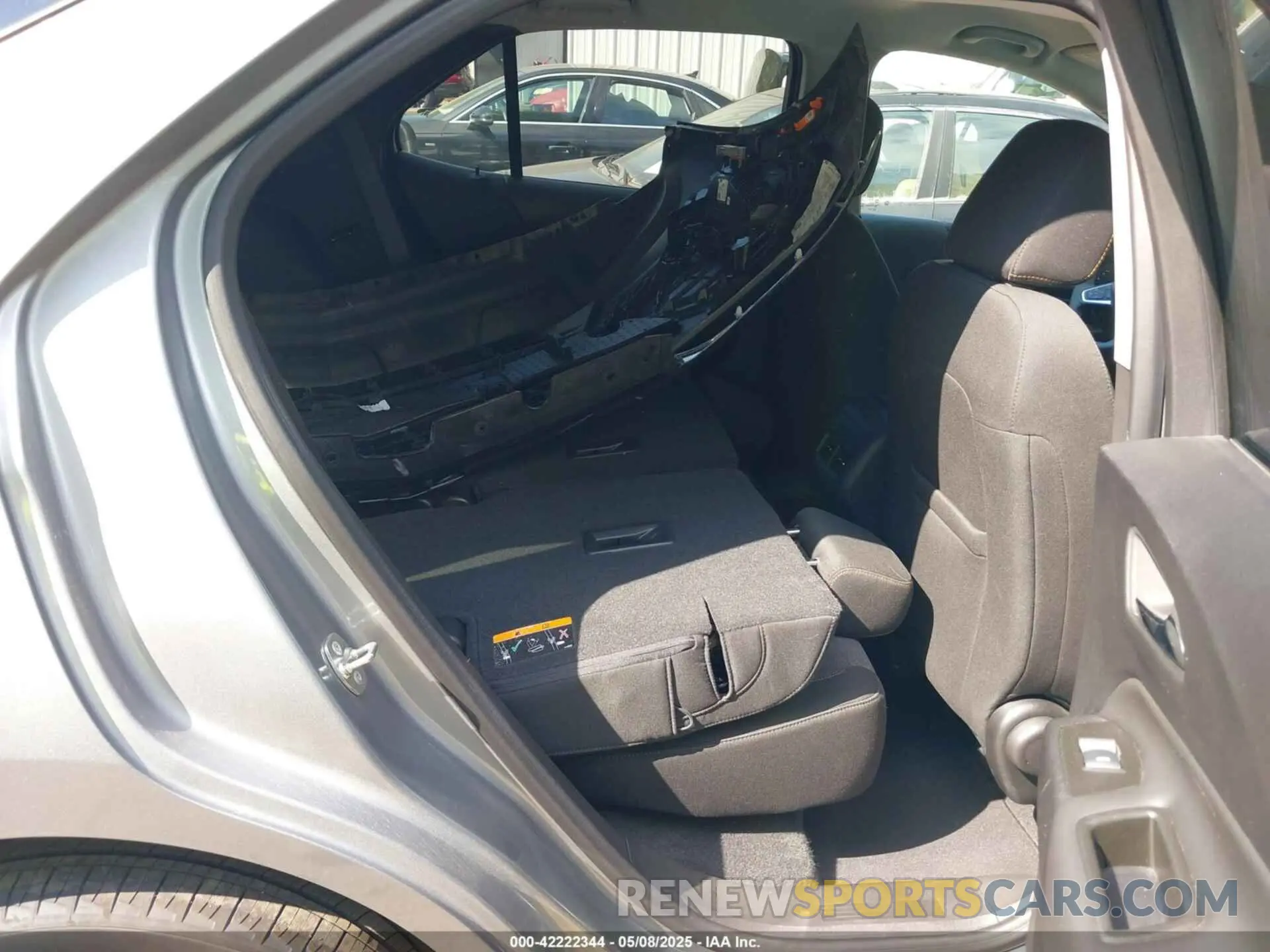 8 Photograph of a damaged car 3GNAXKEG5RL334386 CHEVROLET EQUINOX 2024