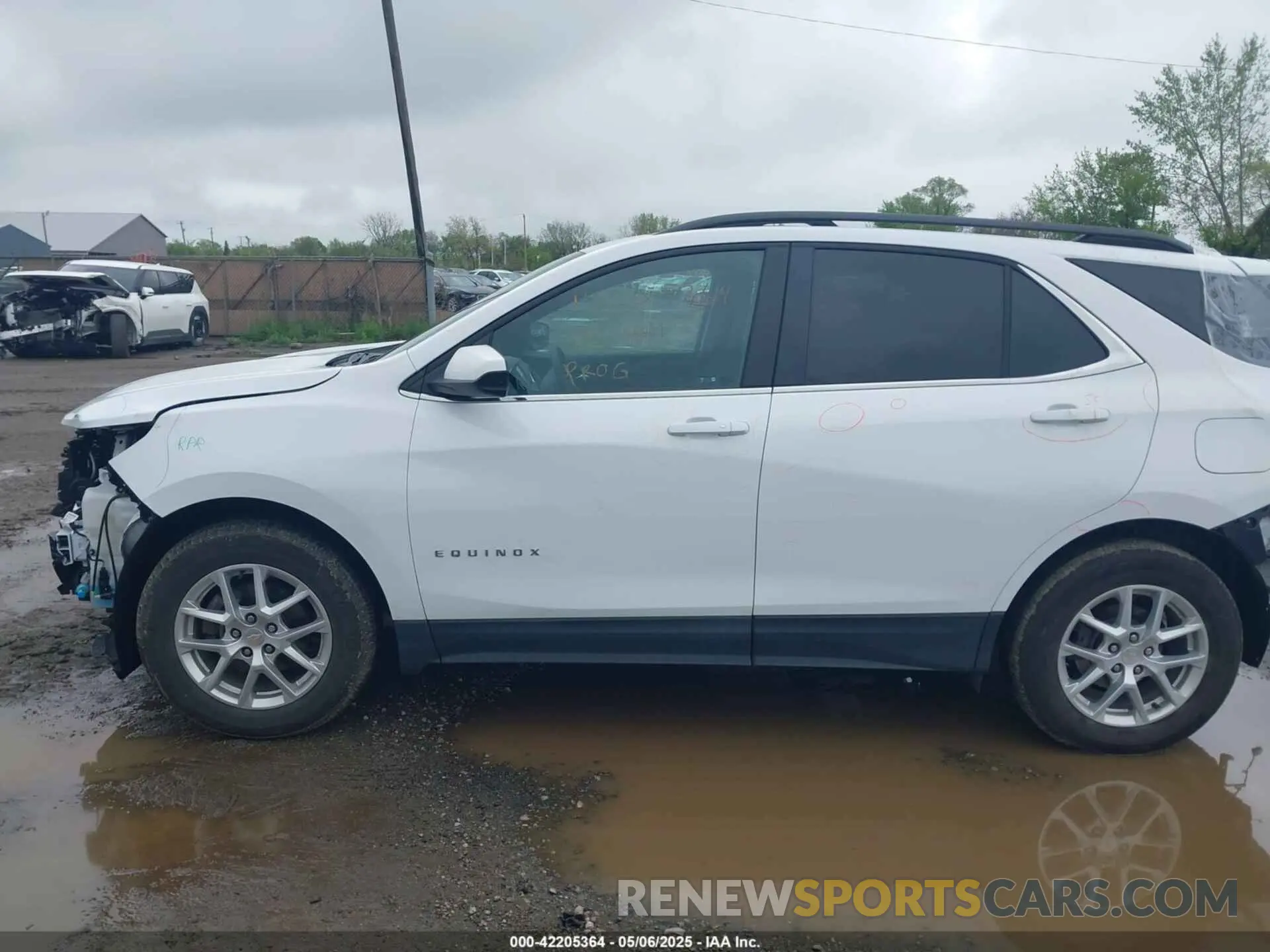14 Photograph of a damaged car 3GNAXKEG5RL338048 CHEVROLET EQUINOX 2024