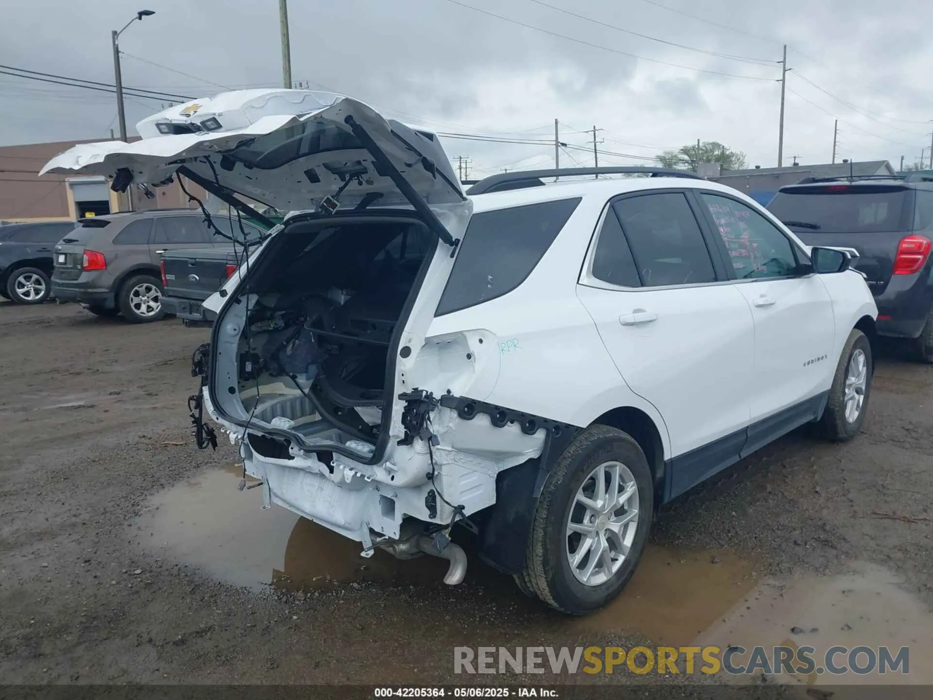 4 Photograph of a damaged car 3GNAXKEG5RL338048 CHEVROLET EQUINOX 2024
