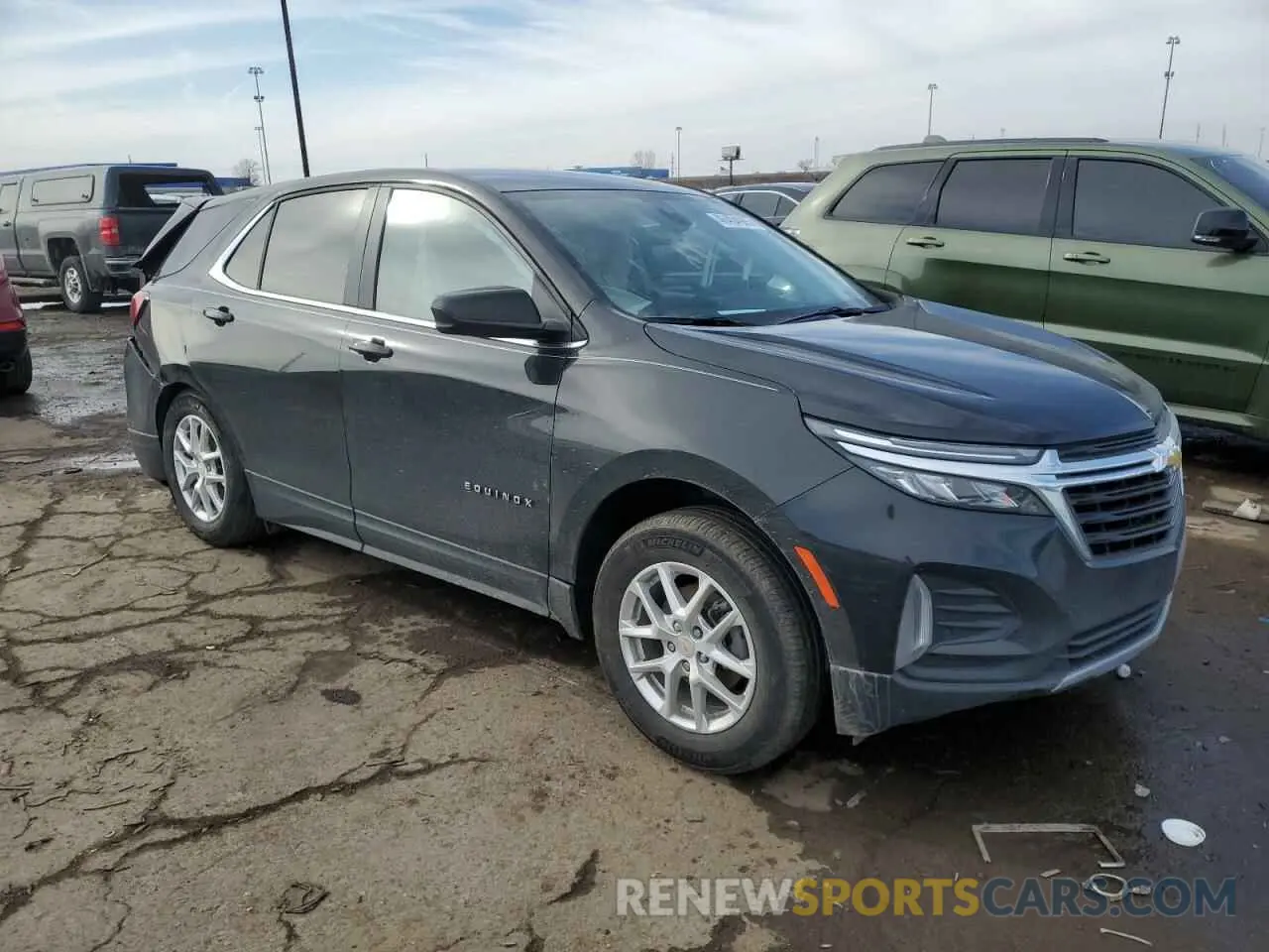4 Photograph of a damaged car 3GNAXKEG5RL373687 CHEVROLET EQUINOX 2024