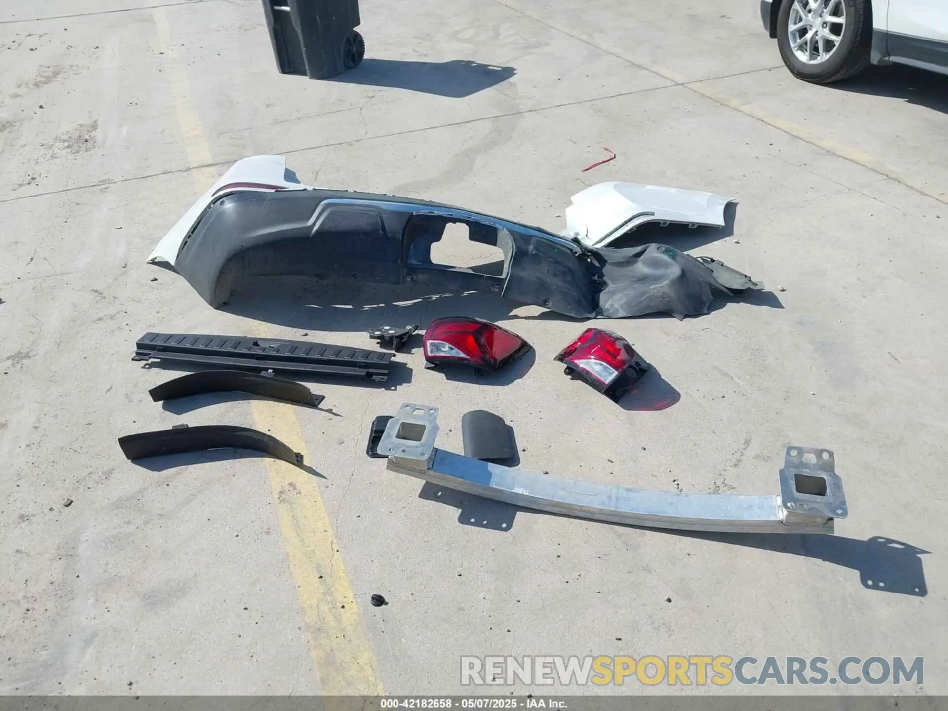 12 Photograph of a damaged car 3GNAXKEG5RS120231 CHEVROLET EQUINOX 2024