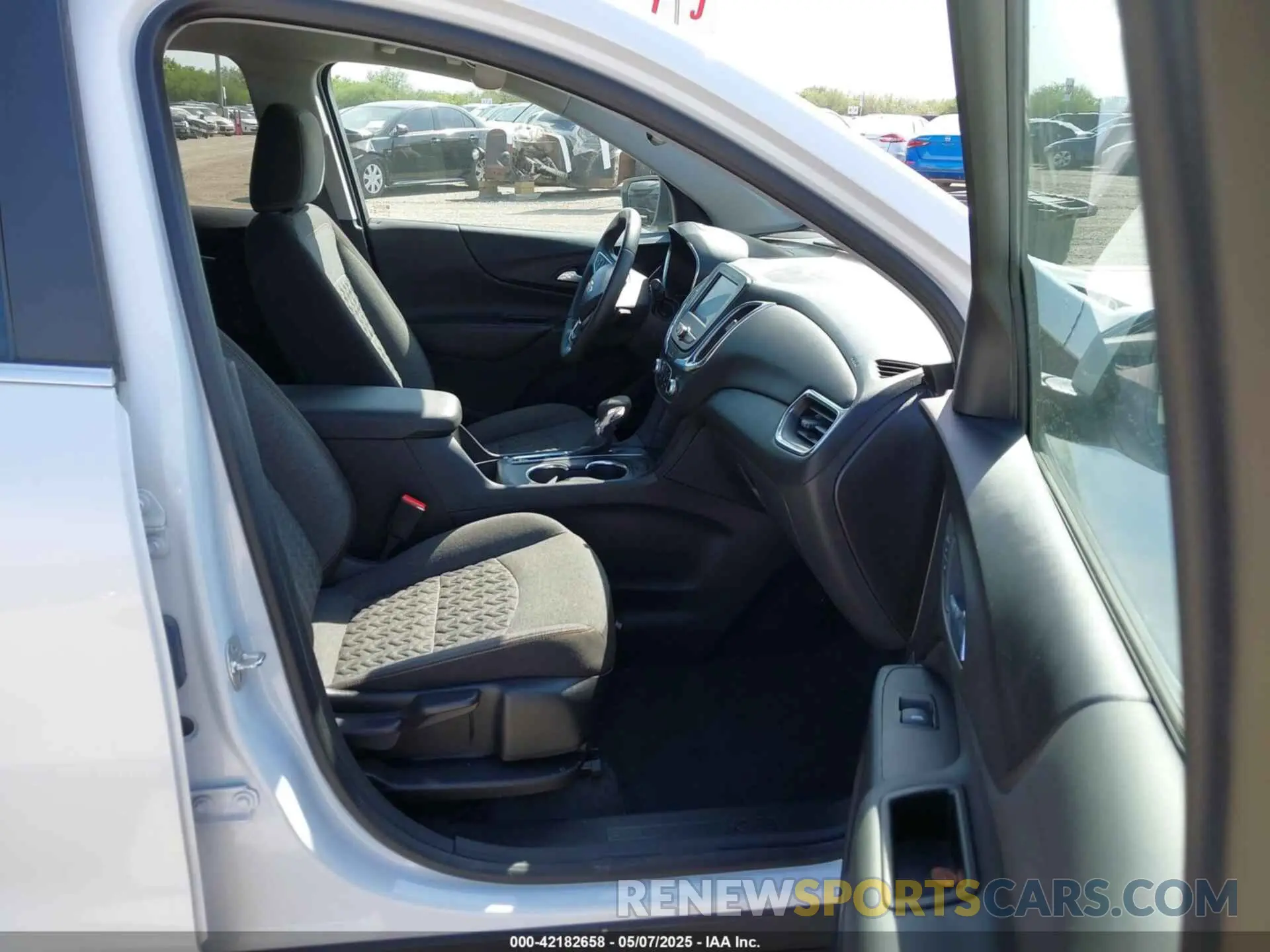 5 Photograph of a damaged car 3GNAXKEG5RS120231 CHEVROLET EQUINOX 2024