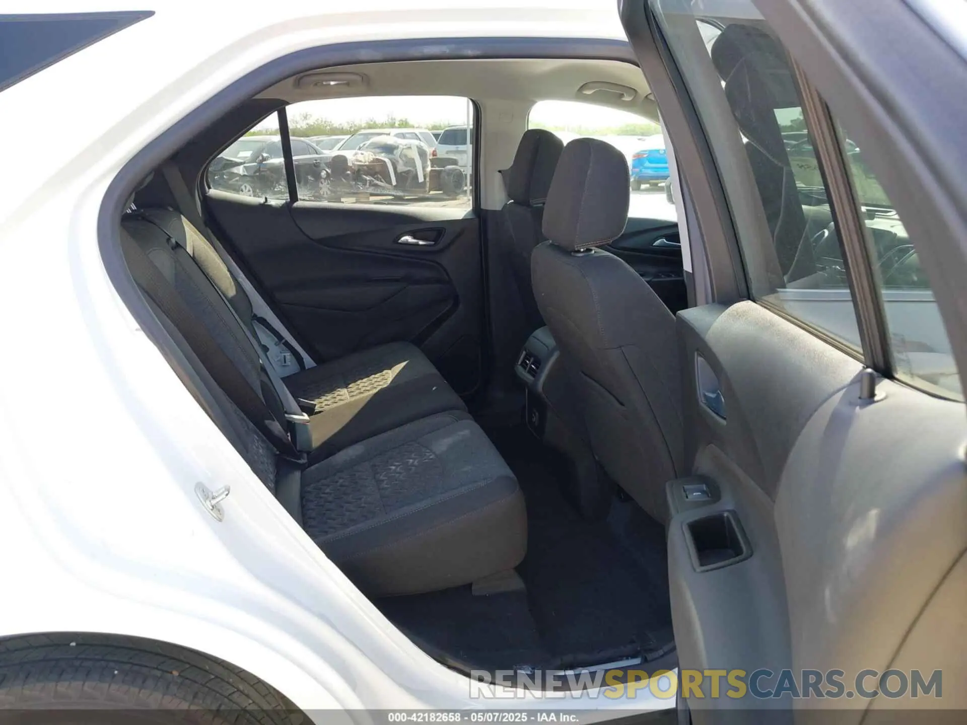 8 Photograph of a damaged car 3GNAXKEG5RS120231 CHEVROLET EQUINOX 2024