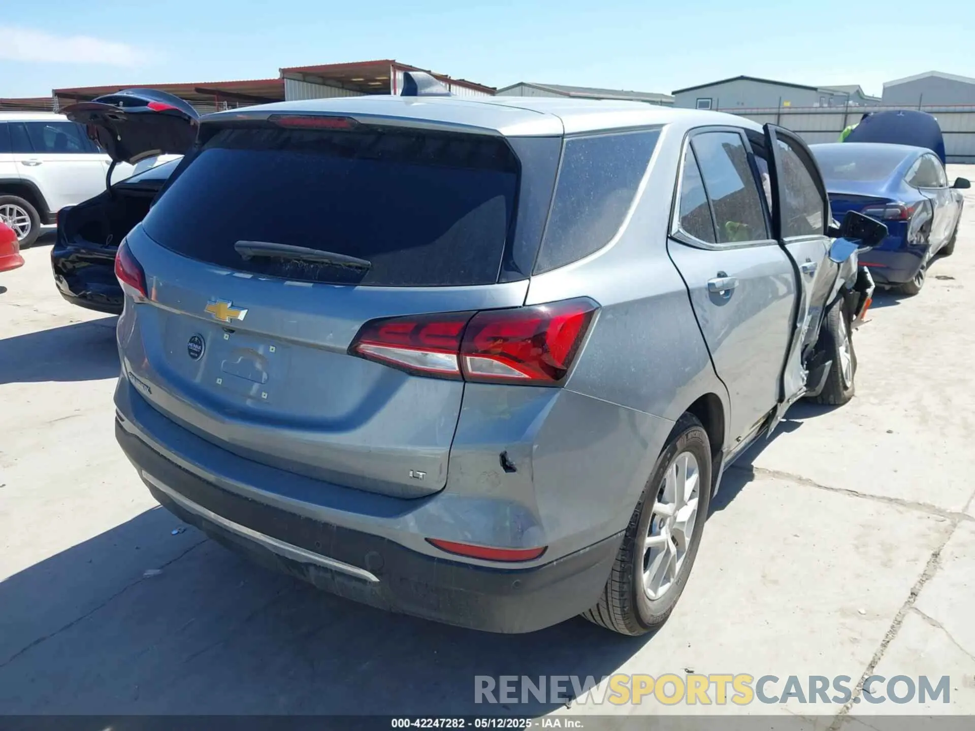 4 Photograph of a damaged car 3GNAXKEG5RS166304 CHEVROLET EQUINOX 2024