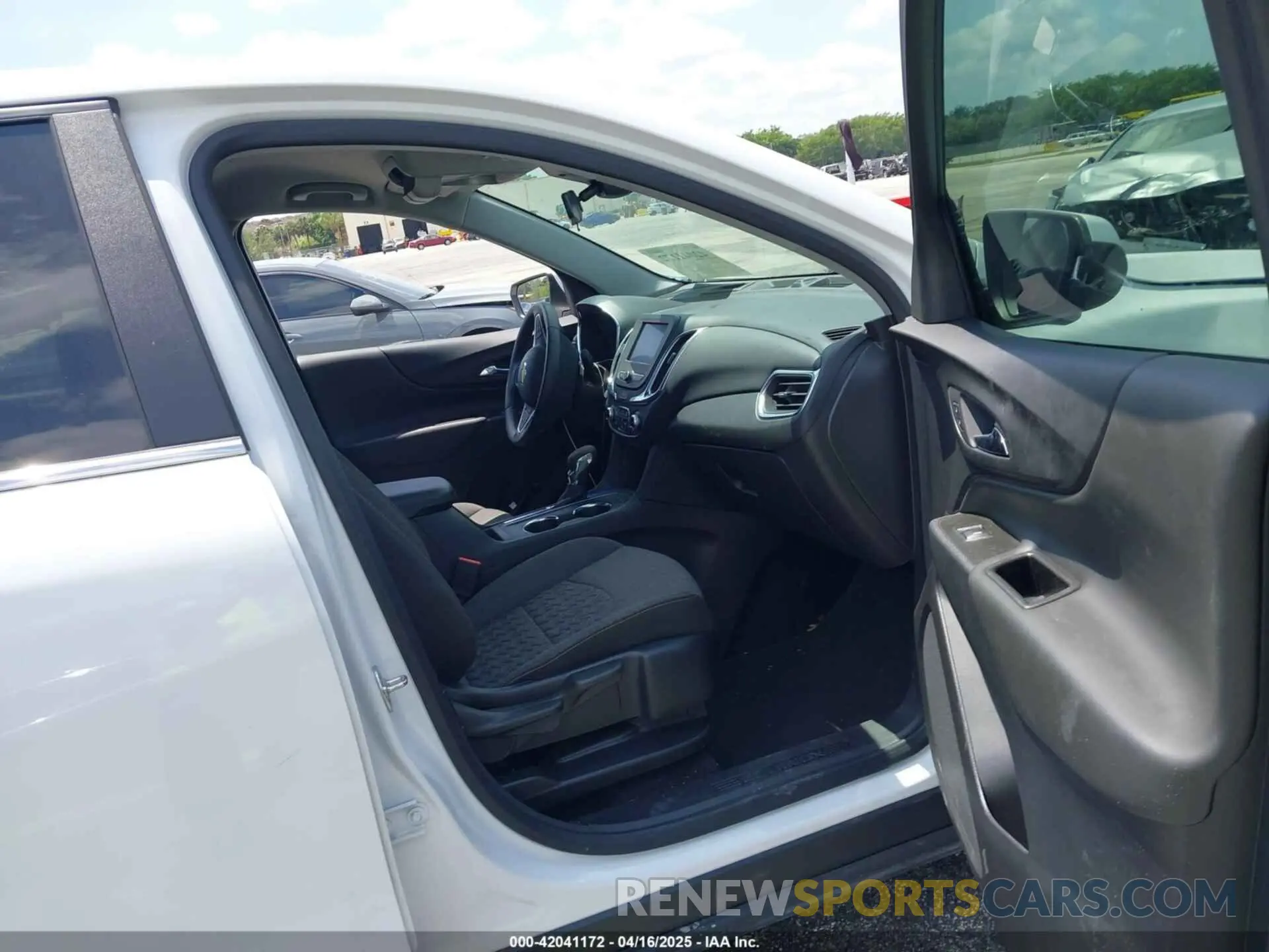 5 Photograph of a damaged car 3GNAXKEG6RL366344 CHEVROLET EQUINOX 2024