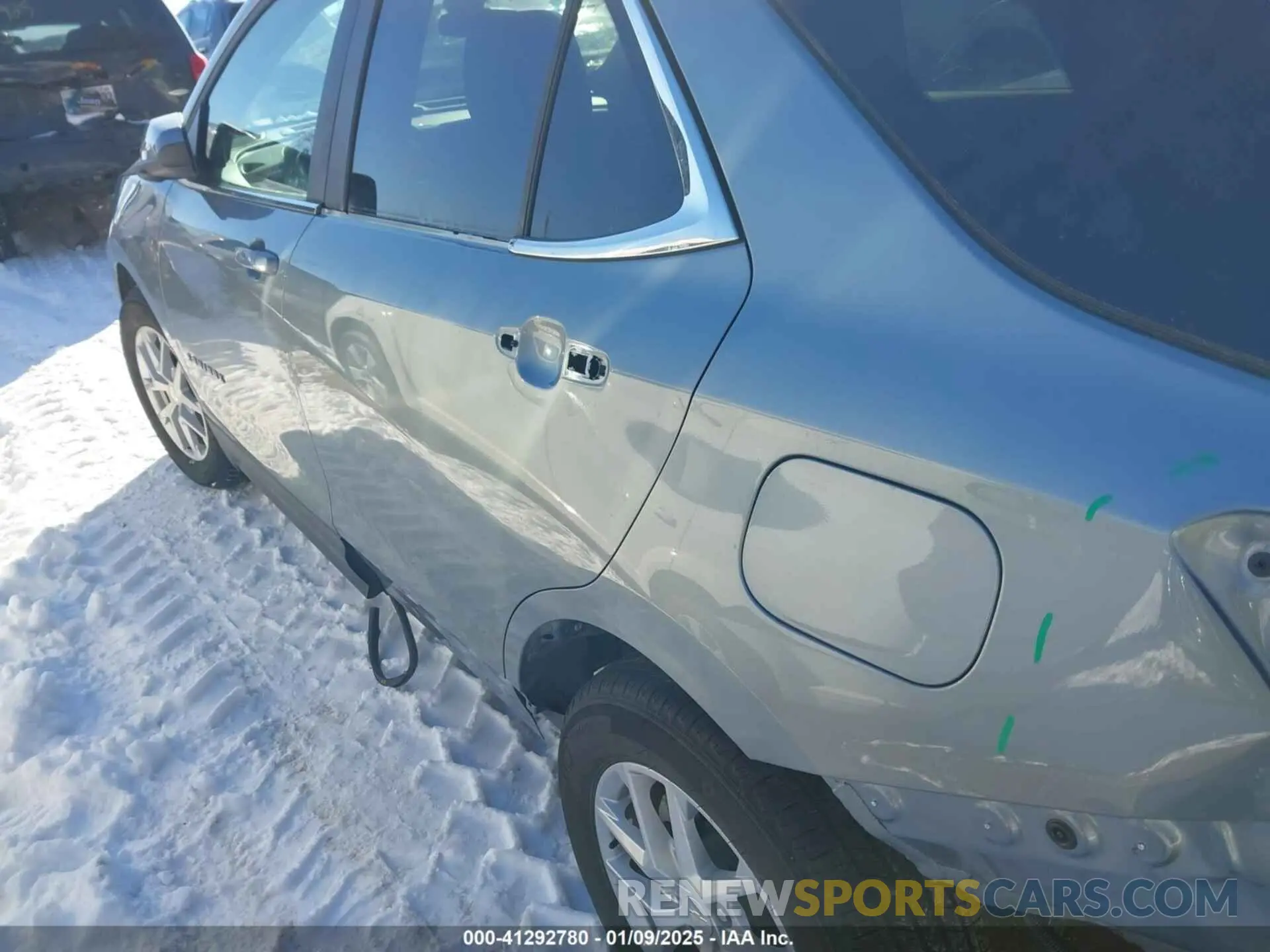 17 Photograph of a damaged car 3GNAXKEG6RS111182 CHEVROLET EQUINOX 2024