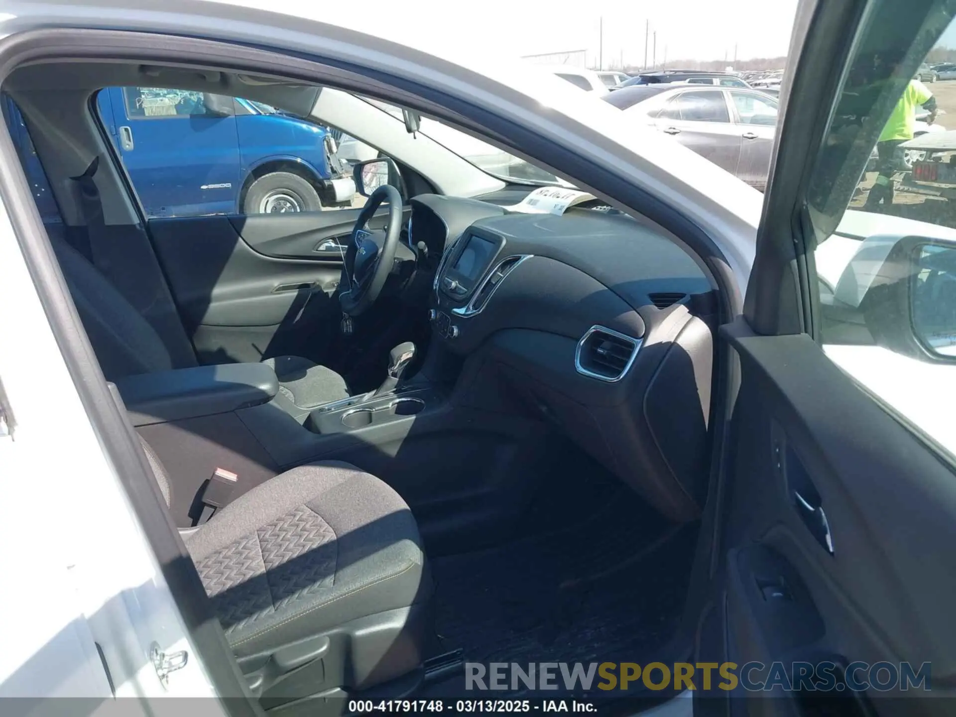 5 Photograph of a damaged car 3GNAXKEG6RS127804 CHEVROLET EQUINOX 2024