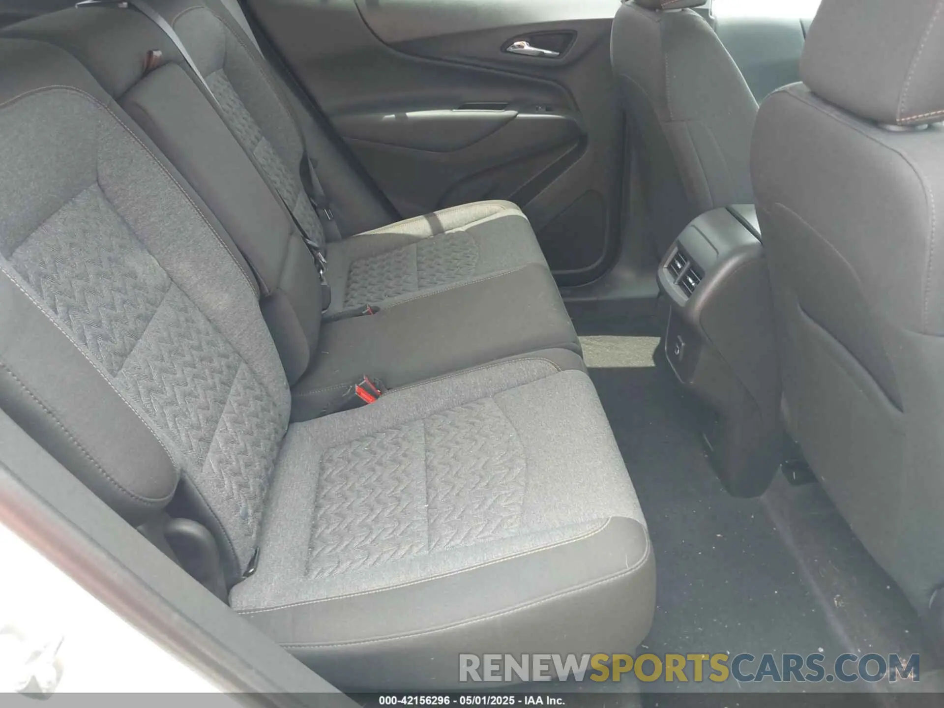 8 Photograph of a damaged car 3GNAXKEG6RS199733 CHEVROLET EQUINOX 2024