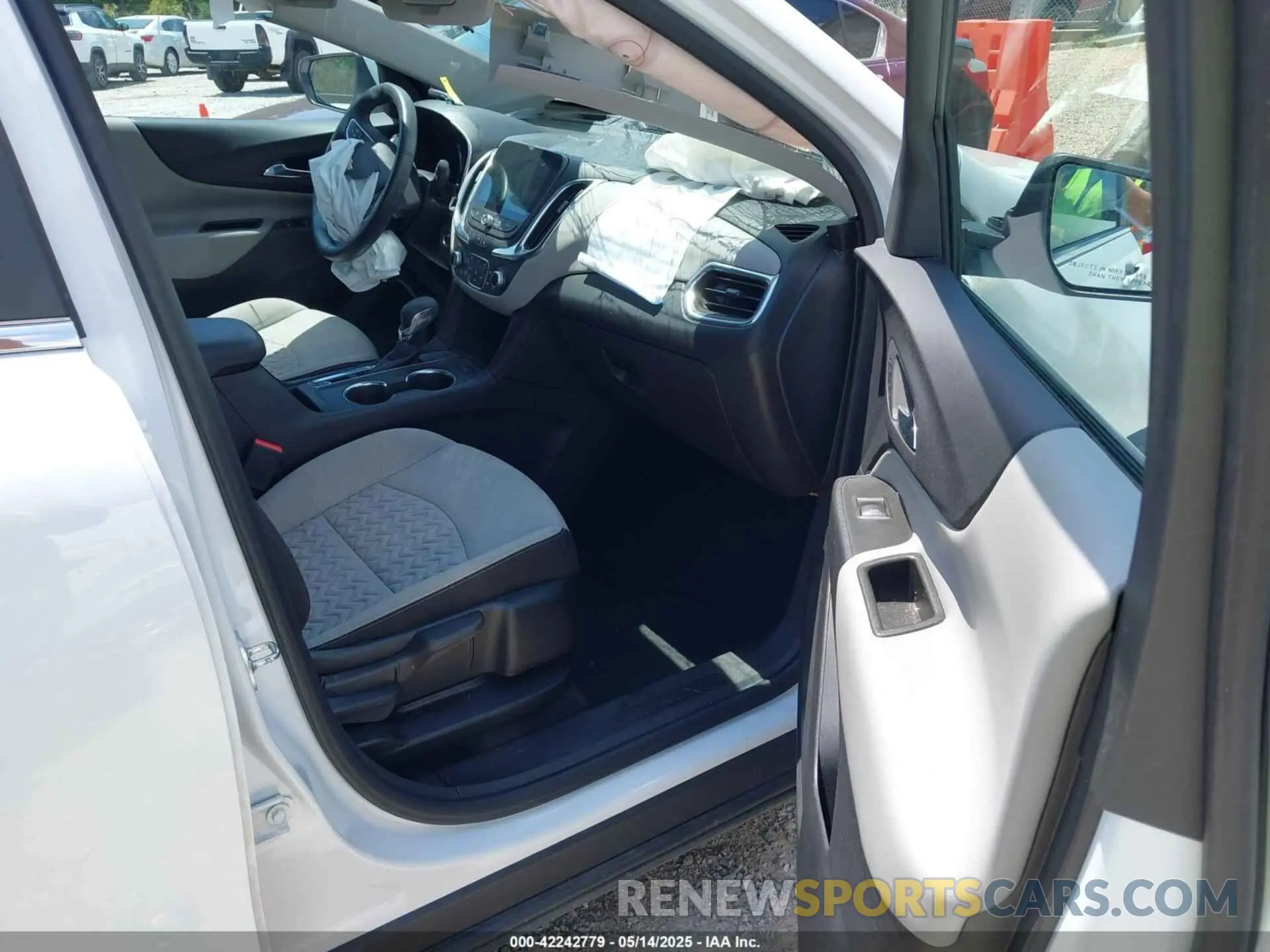 5 Photograph of a damaged car 3GNAXKEG7RL109032 CHEVROLET EQUINOX 2024