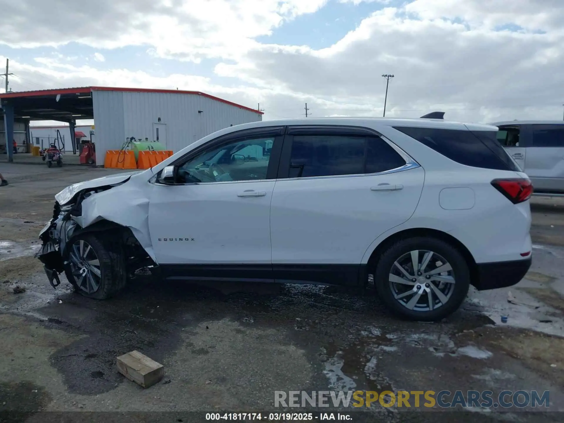 14 Photograph of a damaged car 3GNAXKEG7RL140023 CHEVROLET EQUINOX 2024