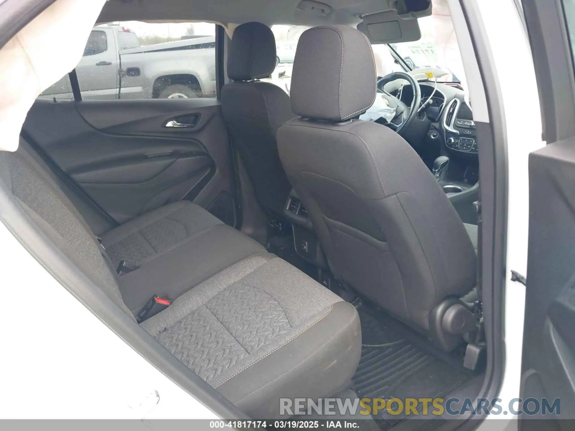 8 Photograph of a damaged car 3GNAXKEG7RL140023 CHEVROLET EQUINOX 2024