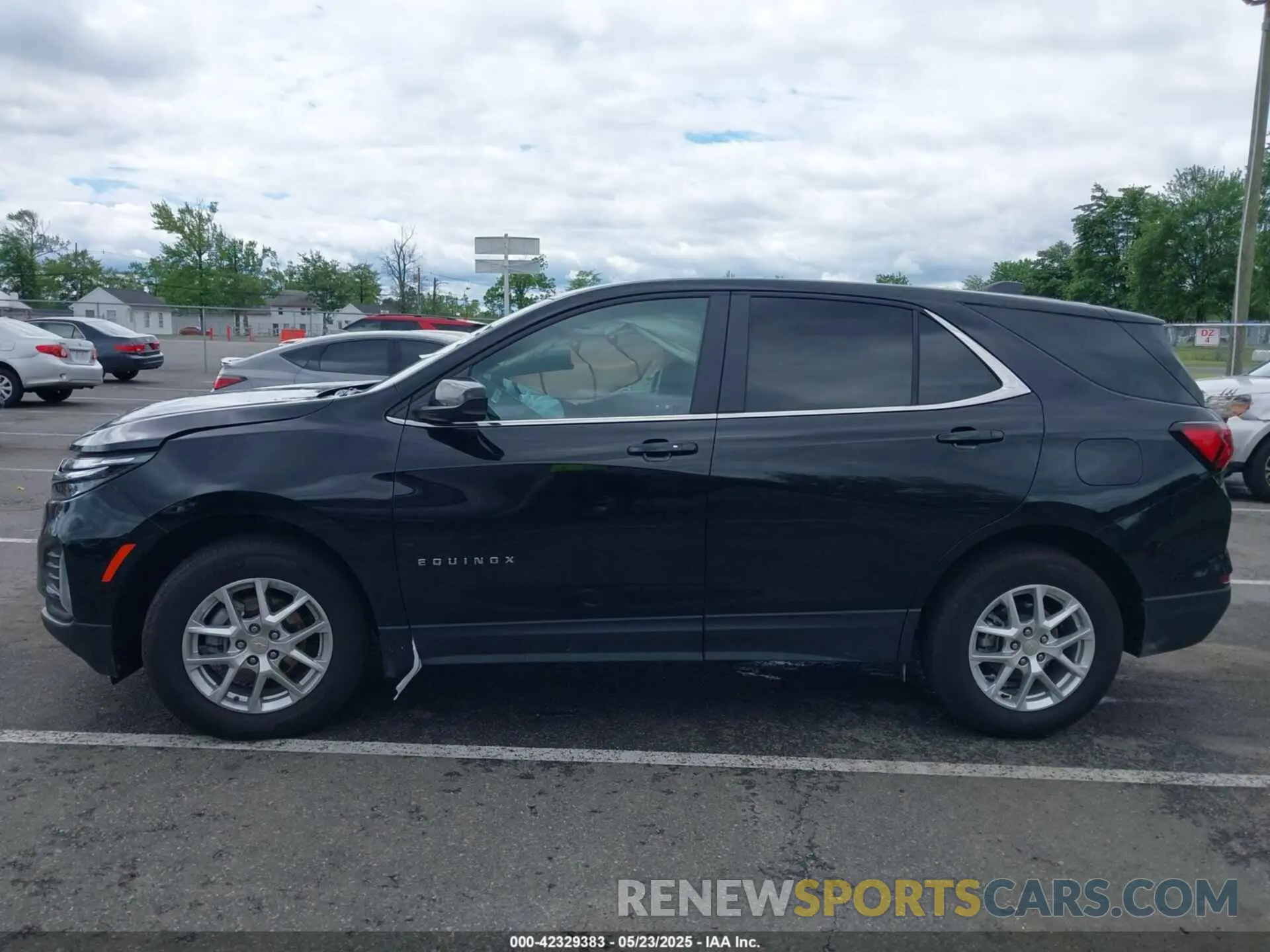 14 Photograph of a damaged car 3GNAXKEG8RL220172 CHEVROLET EQUINOX 2024