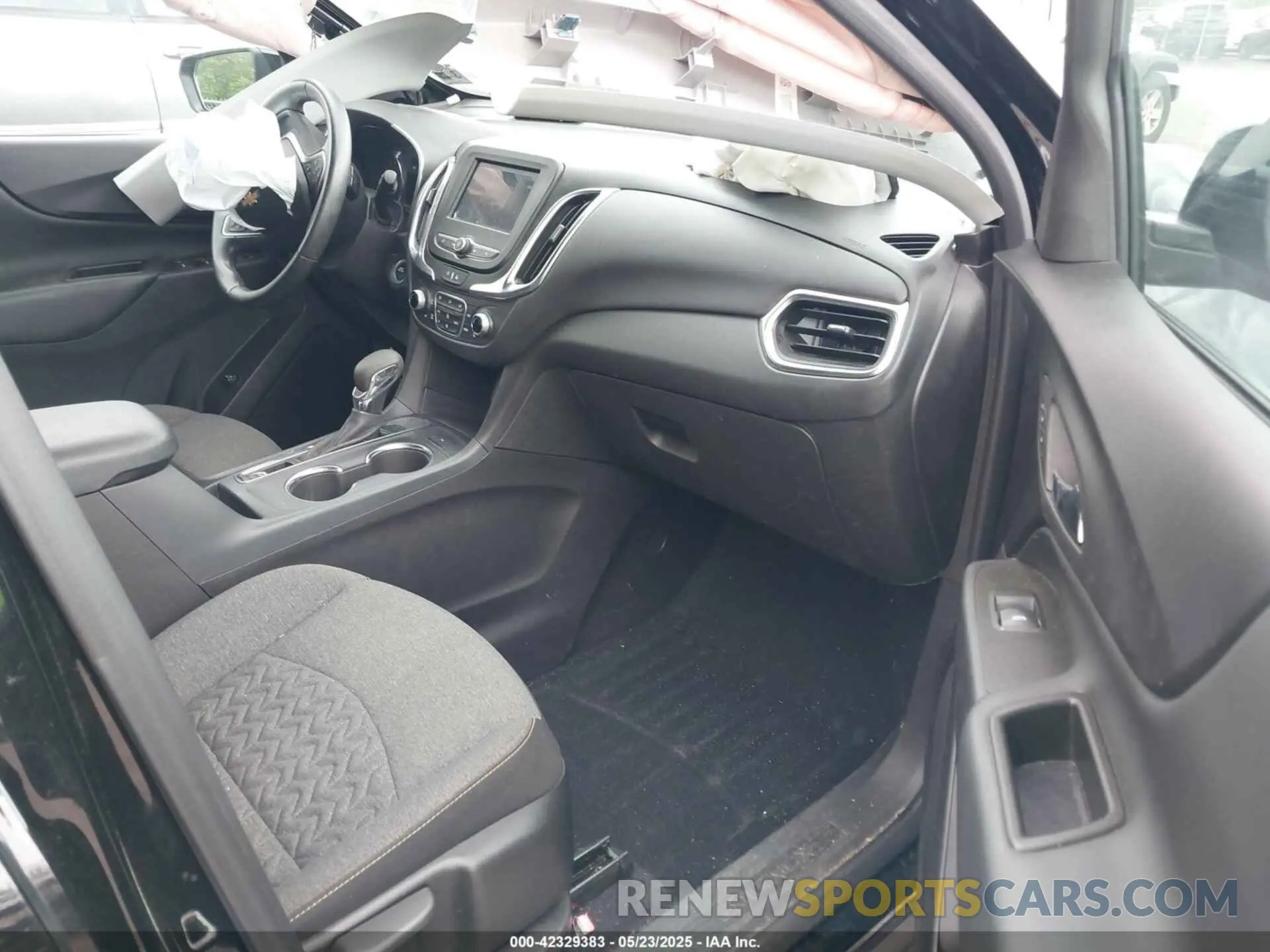 5 Photograph of a damaged car 3GNAXKEG8RL220172 CHEVROLET EQUINOX 2024