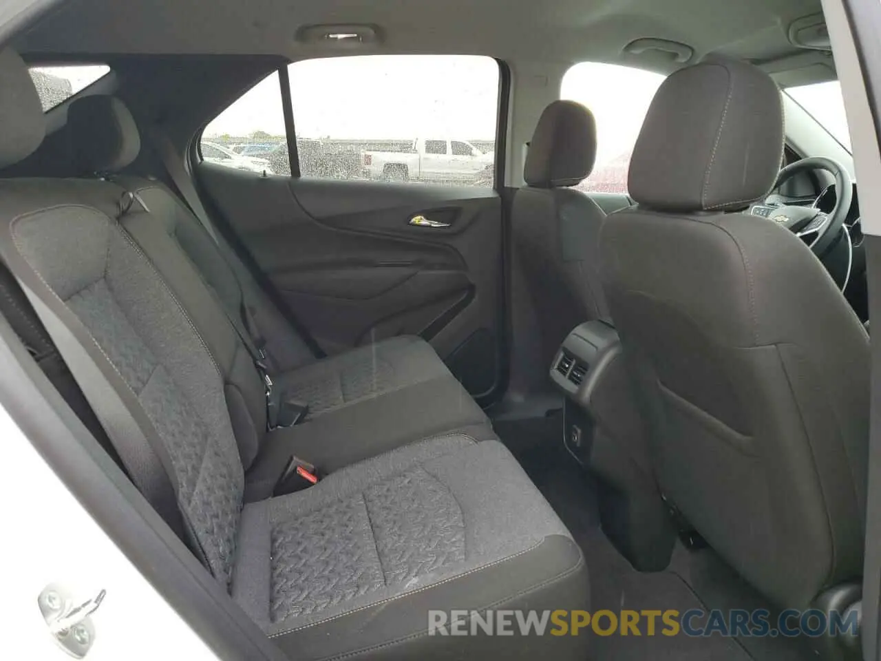 11 Photograph of a damaged car 3GNAXKEG8RL273860 CHEVROLET EQUINOX 2024