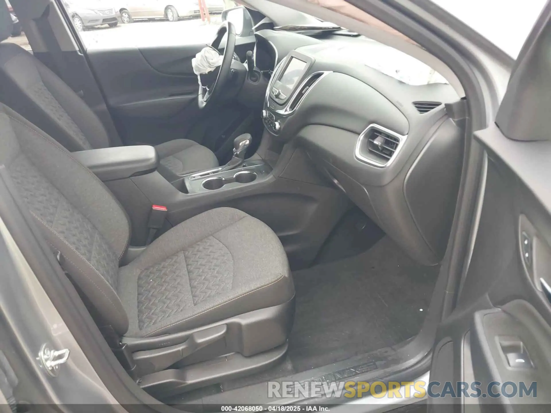5 Photograph of a damaged car 3GNAXKEG8RL367091 CHEVROLET EQUINOX 2024