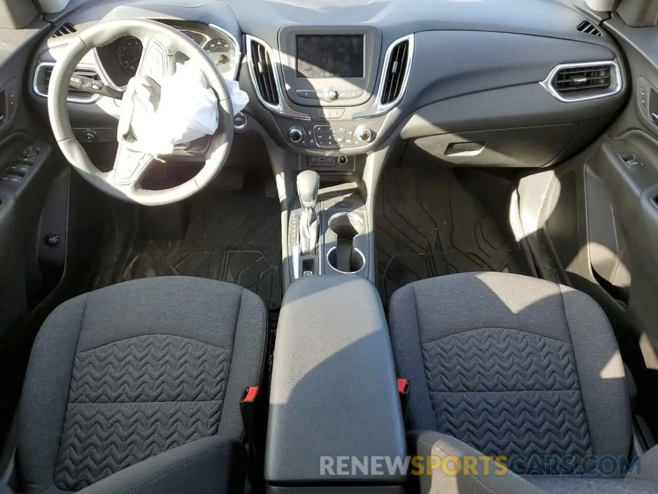 8 Photograph of a damaged car 3GNAXKEG8RS104153 CHEVROLET EQUINOX 2024