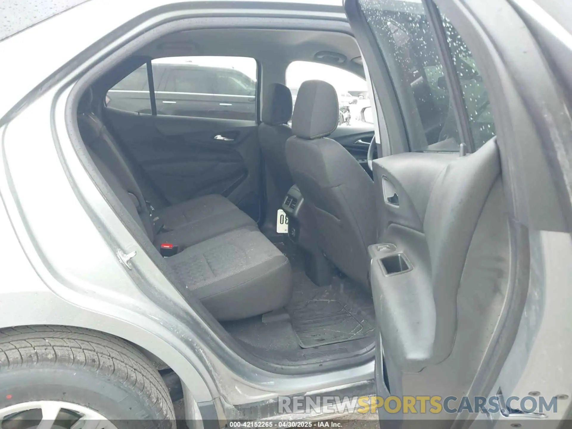 8 Photograph of a damaged car 3GNAXKEG8RS157449 CHEVROLET EQUINOX 2024