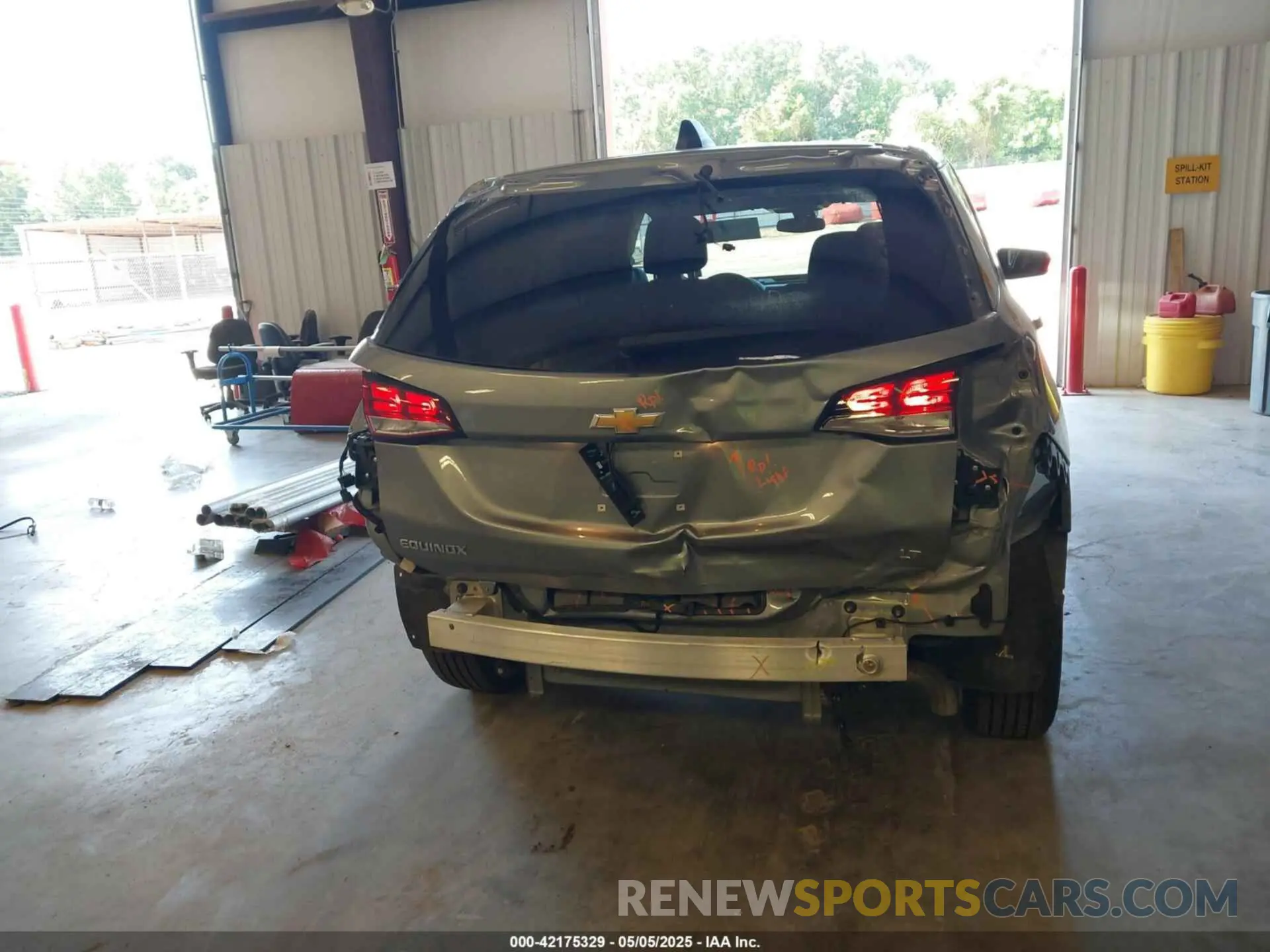17 Photograph of a damaged car 3GNAXKEG8RS238242 CHEVROLET EQUINOX 2024