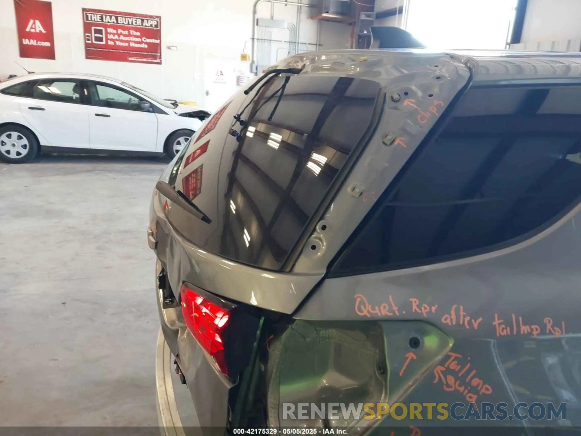 19 Photograph of a damaged car 3GNAXKEG8RS238242 CHEVROLET EQUINOX 2024