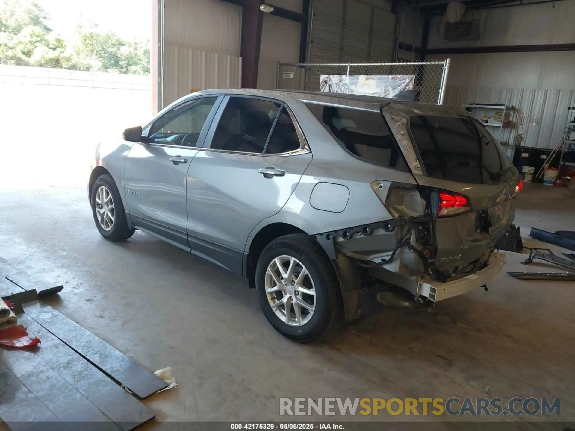 3 Photograph of a damaged car 3GNAXKEG8RS238242 CHEVROLET EQUINOX 2024
