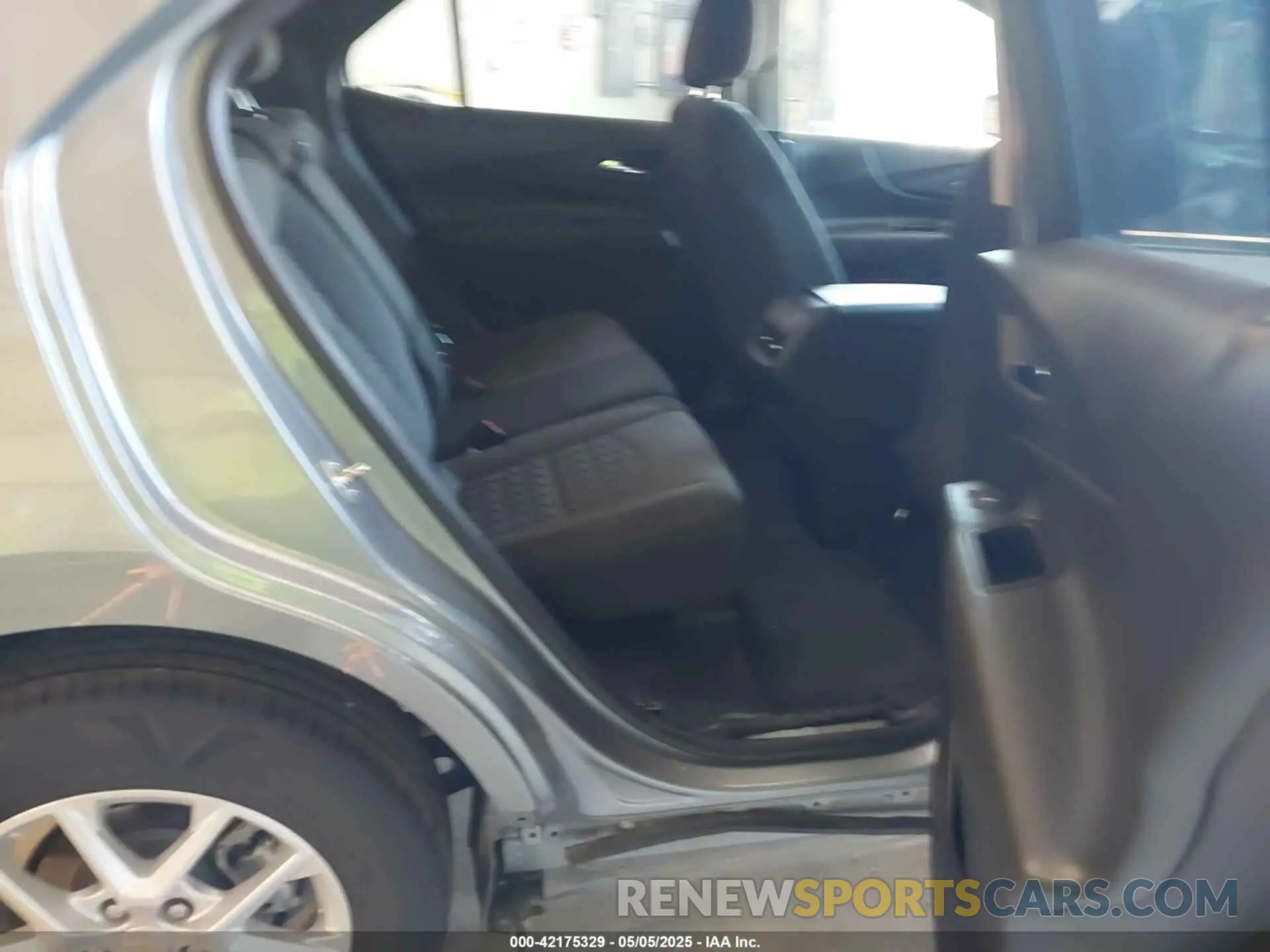8 Photograph of a damaged car 3GNAXKEG8RS238242 CHEVROLET EQUINOX 2024