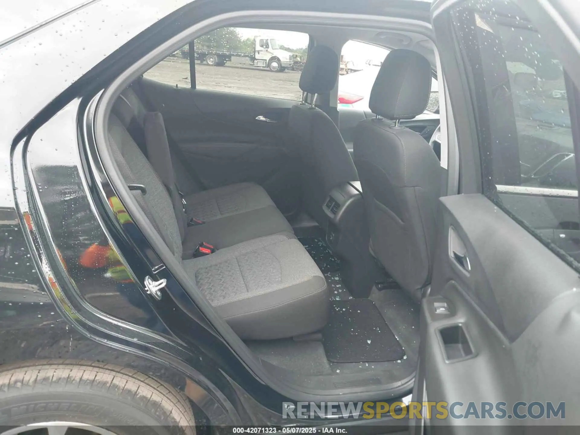 8 Photograph of a damaged car 3GNAXKEG9RL332009 CHEVROLET EQUINOX 2024
