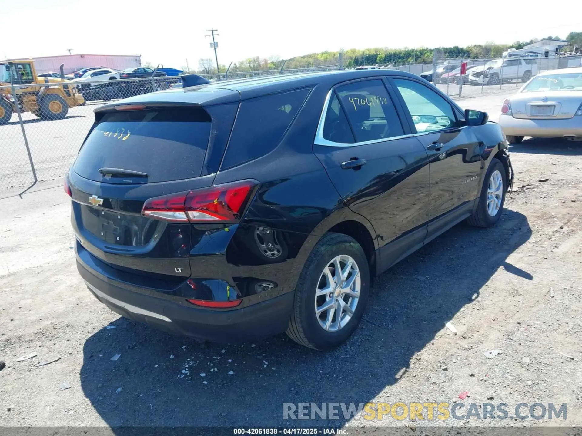 4 Photograph of a damaged car 3GNAXKEG9RL358917 CHEVROLET EQUINOX 2024