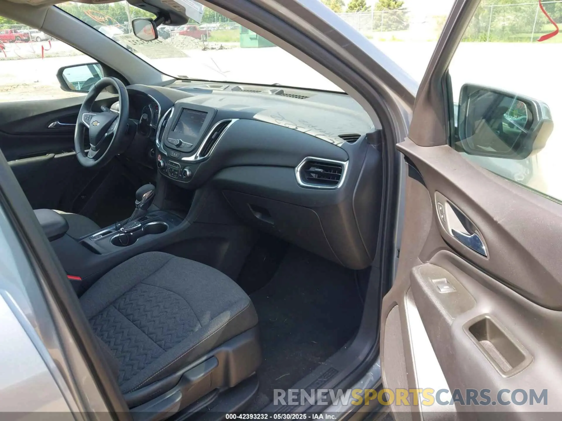 5 Photograph of a damaged car 3GNAXKEG9RS137100 CHEVROLET EQUINOX 2024