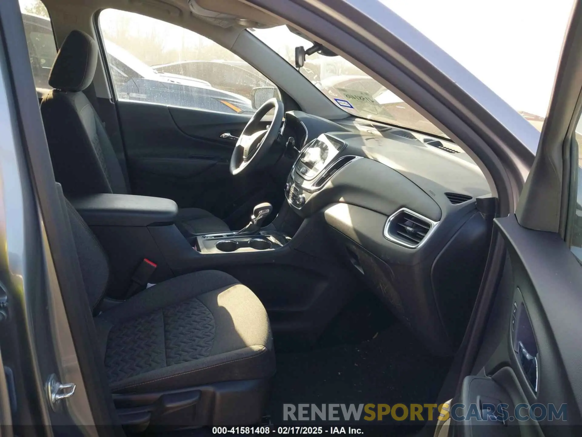 5 Photograph of a damaged car 3GNAXKEGXRL216771 CHEVROLET EQUINOX 2024