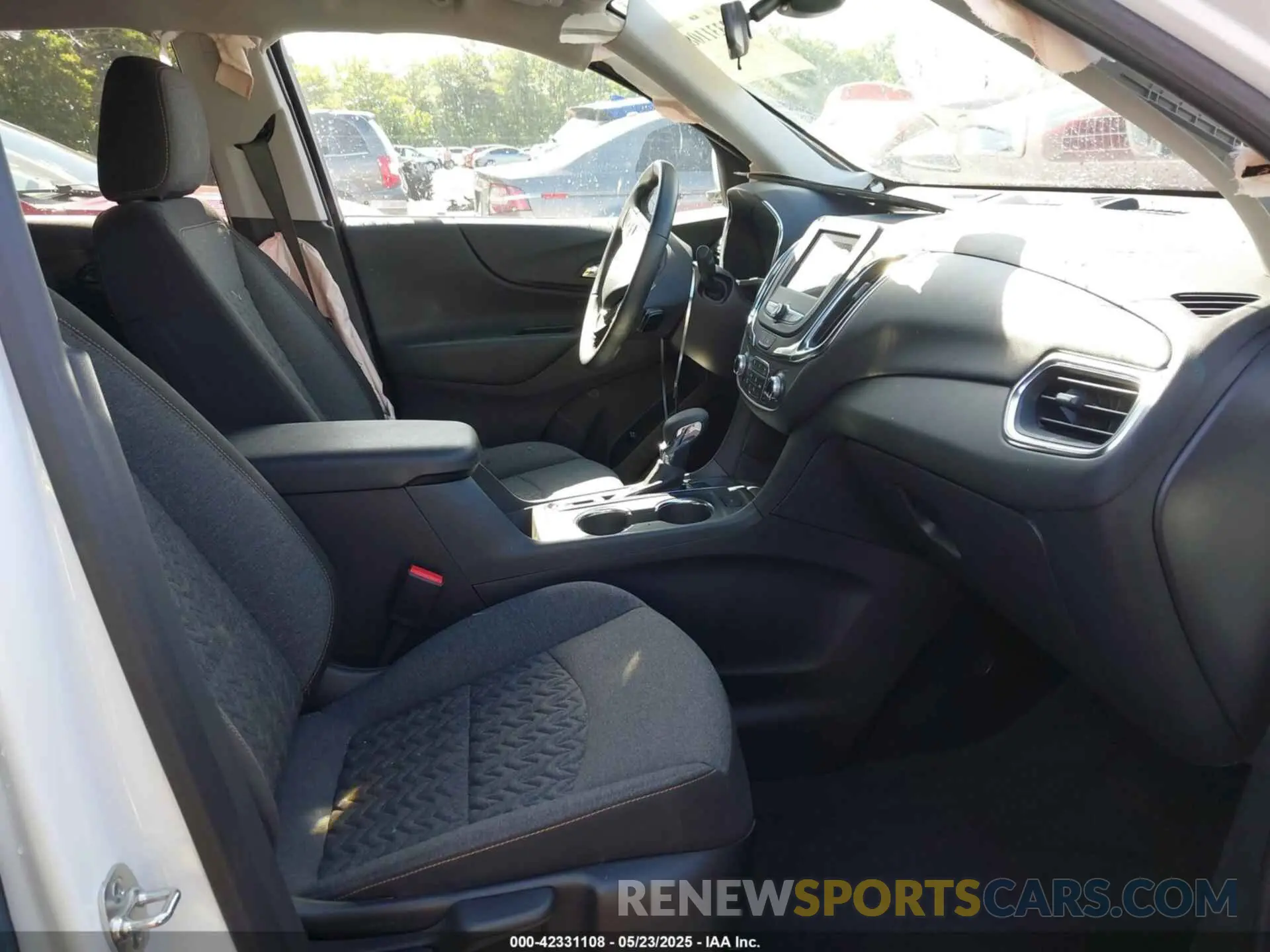 5 Photograph of a damaged car 3GNAXKEGXRL256851 CHEVROLET EQUINOX 2024