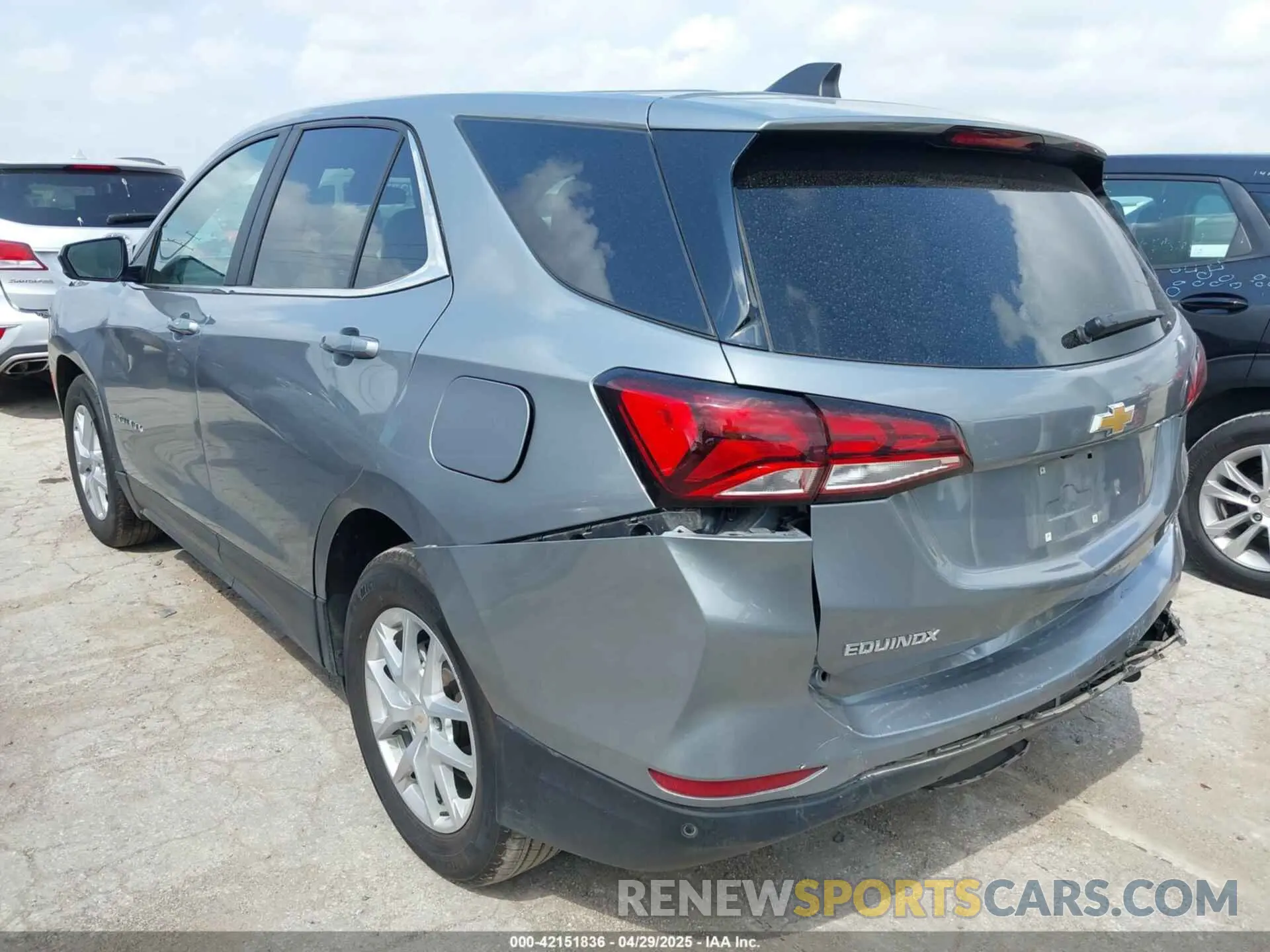 3 Photograph of a damaged car 3GNAXKEGXRL353449 CHEVROLET EQUINOX 2024