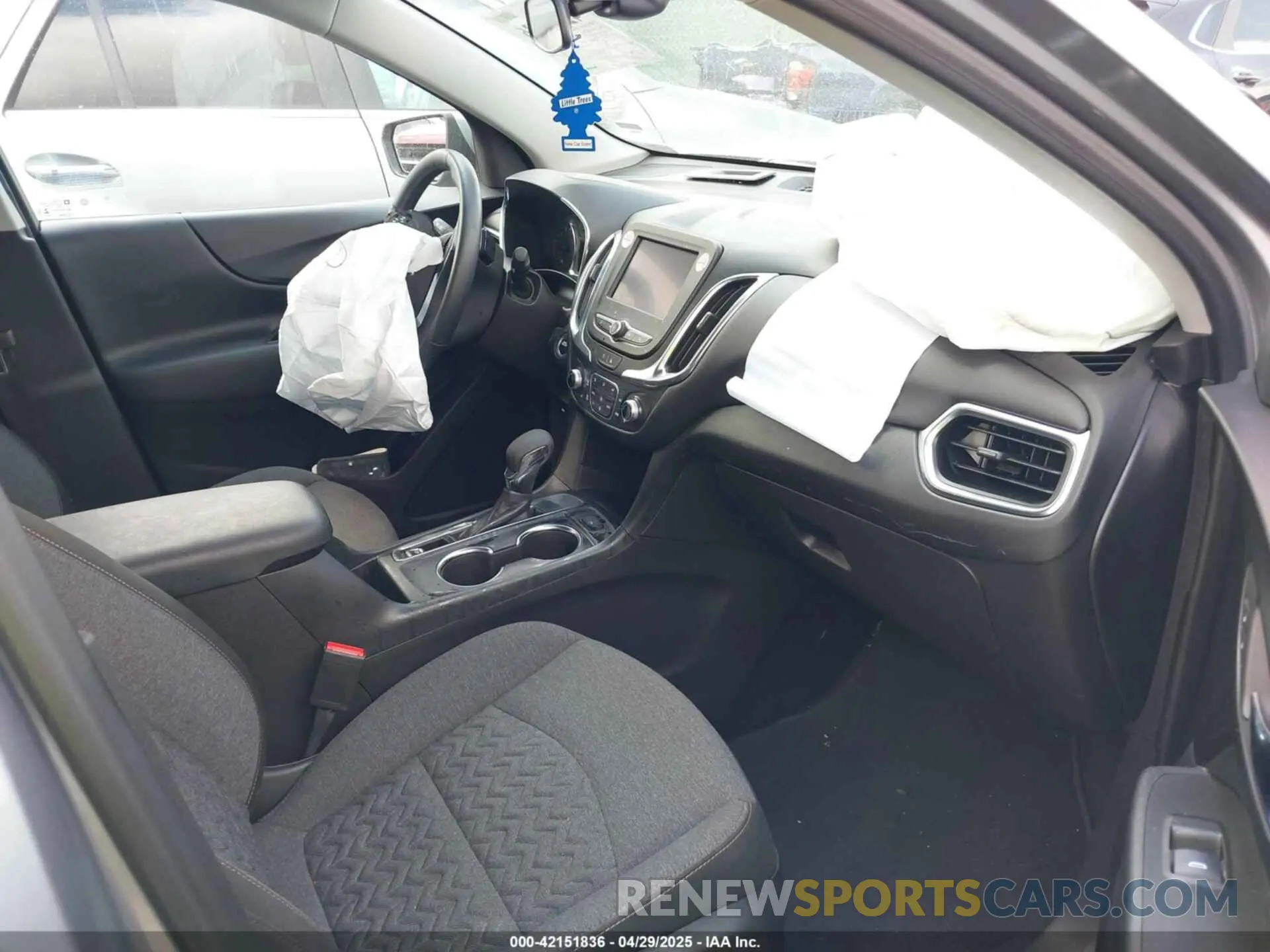 5 Photograph of a damaged car 3GNAXKEGXRL353449 CHEVROLET EQUINOX 2024
