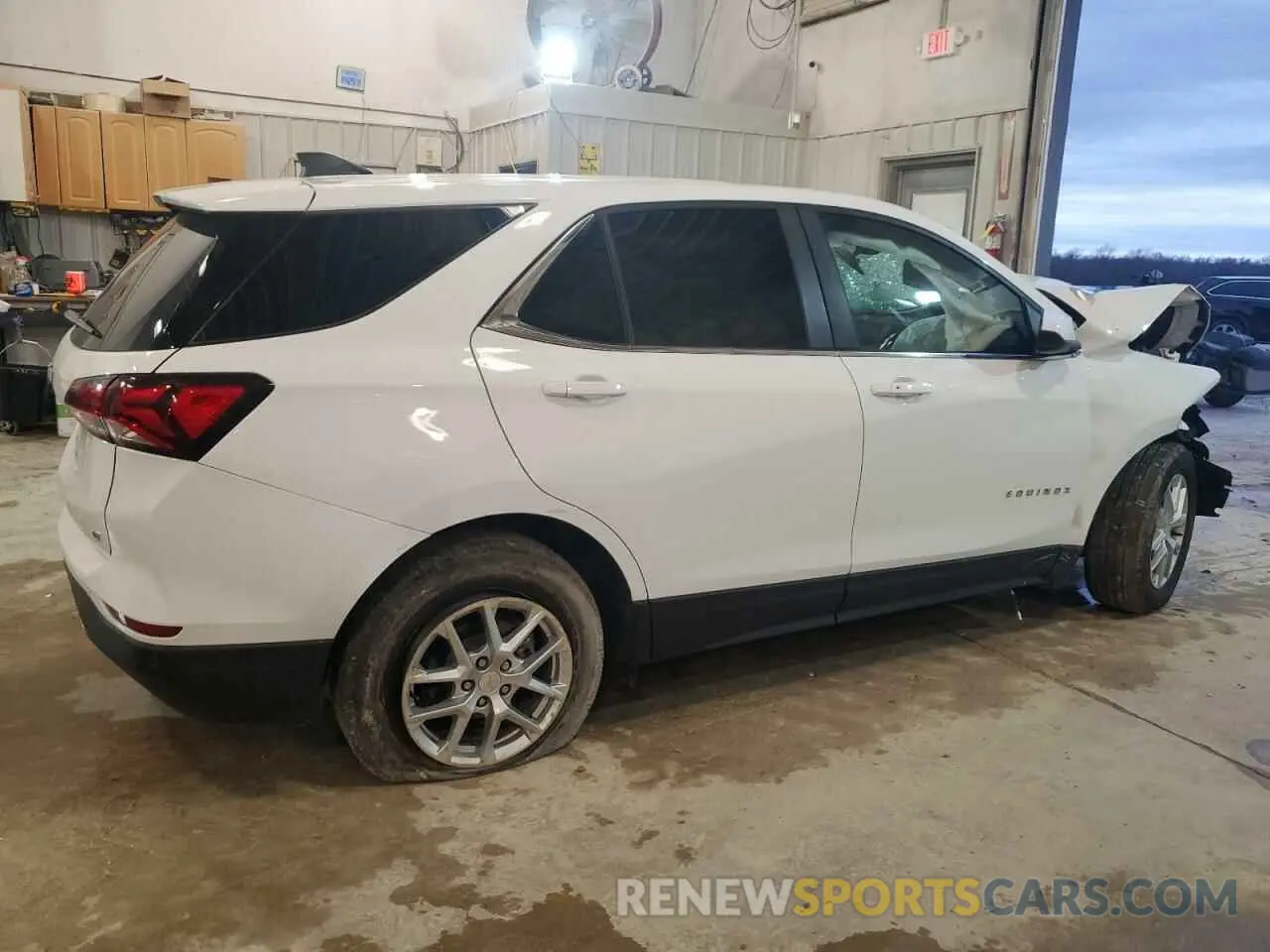 3 Photograph of a damaged car 3GNAXKEGXRS114733 CHEVROLET EQUINOX 2024