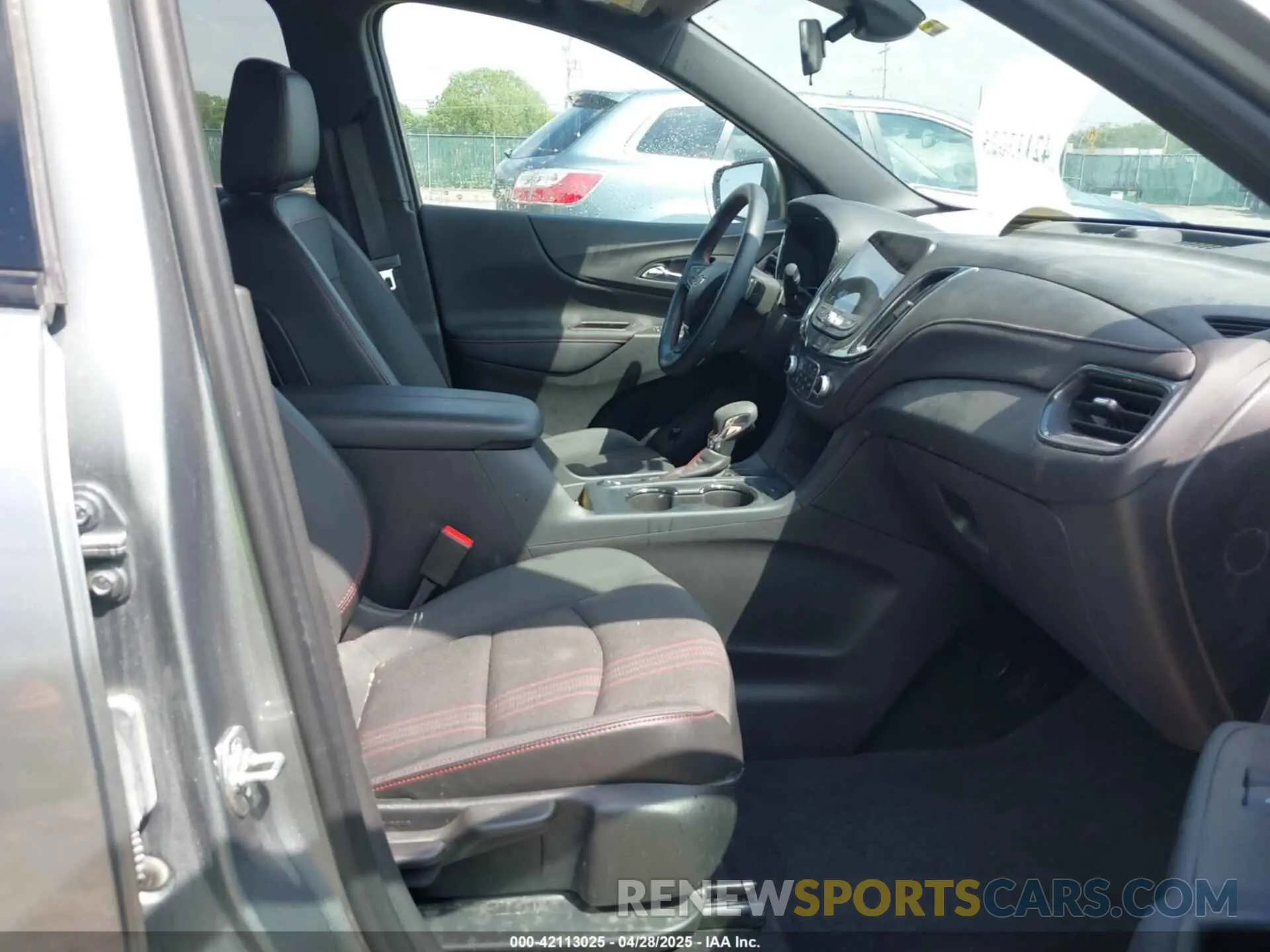 5 Photograph of a damaged car 3GNAXMEG2RS112681 CHEVROLET EQUINOX 2024