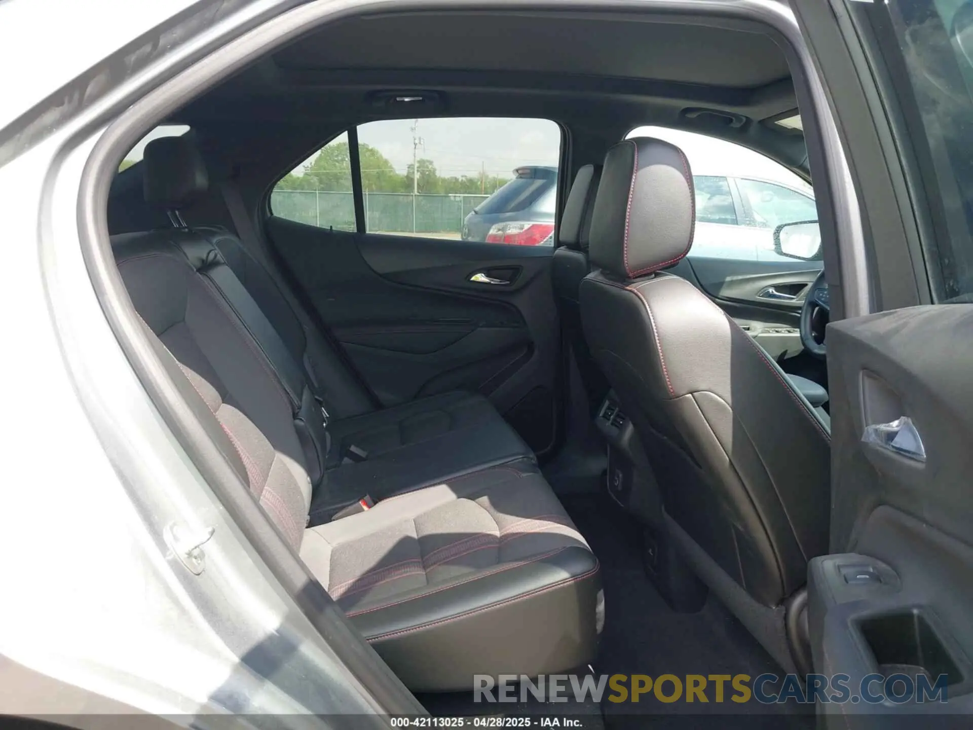 8 Photograph of a damaged car 3GNAXMEG2RS112681 CHEVROLET EQUINOX 2024