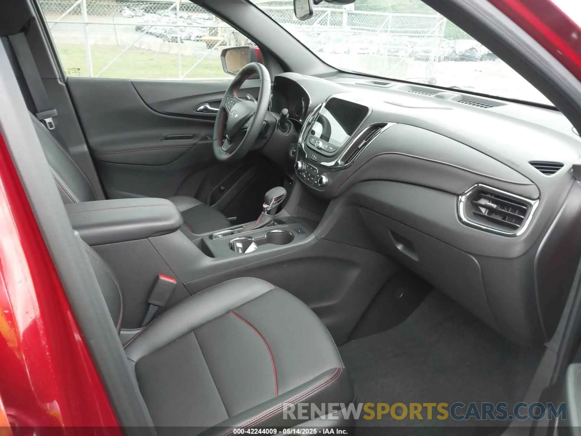 5 Photograph of a damaged car 3GNAXMEG3RL369603 CHEVROLET EQUINOX 2024