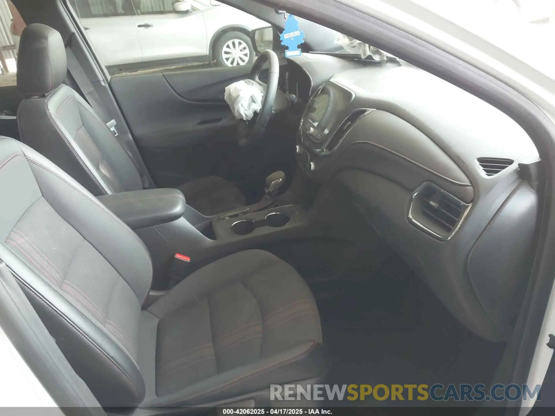 5 Photograph of a damaged car 3GNAXMEGXRL210156 CHEVROLET EQUINOX 2024