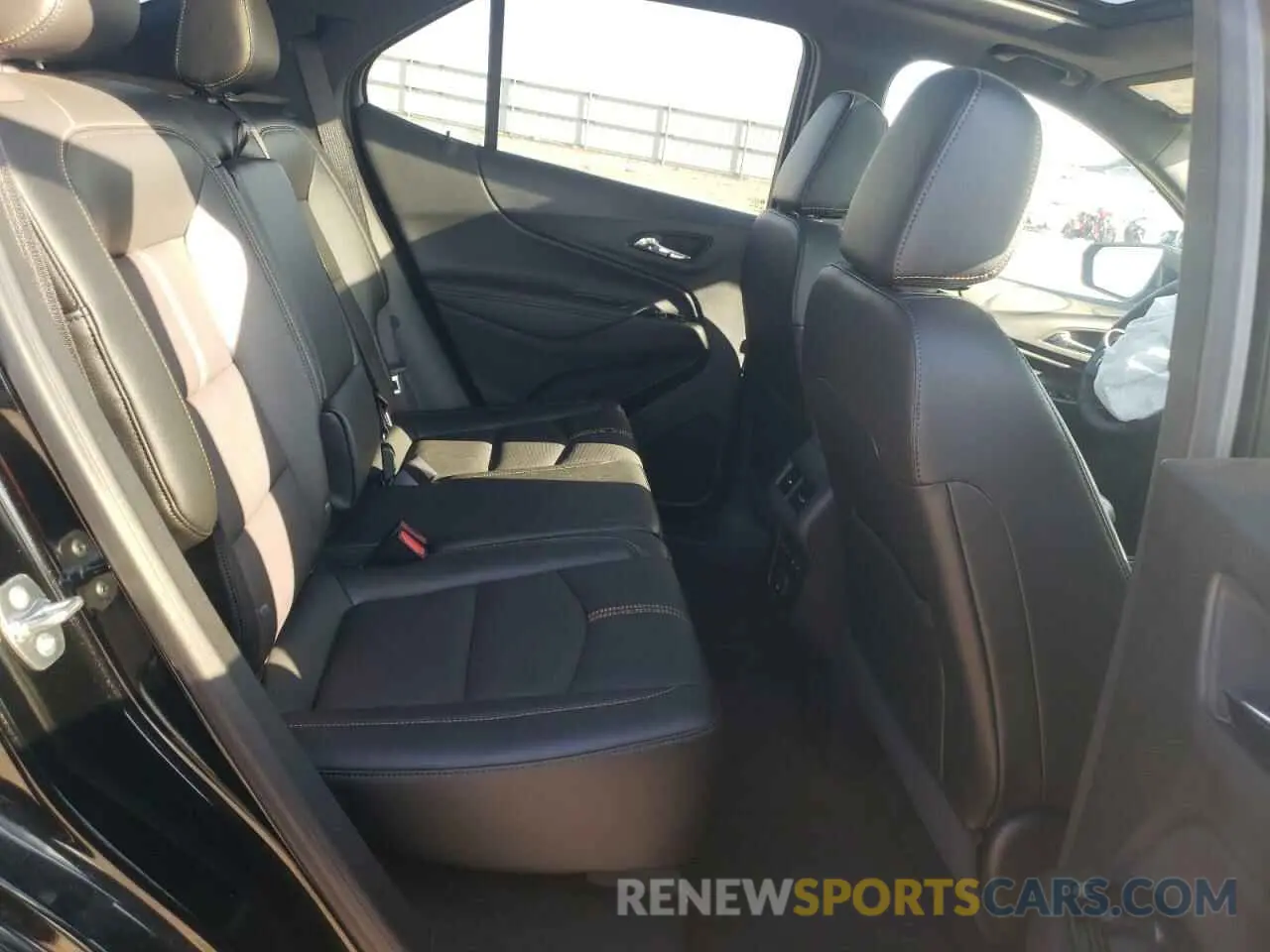 11 Photograph of a damaged car 3GNAXNEG5RL331750 CHEVROLET EQUINOX 2024