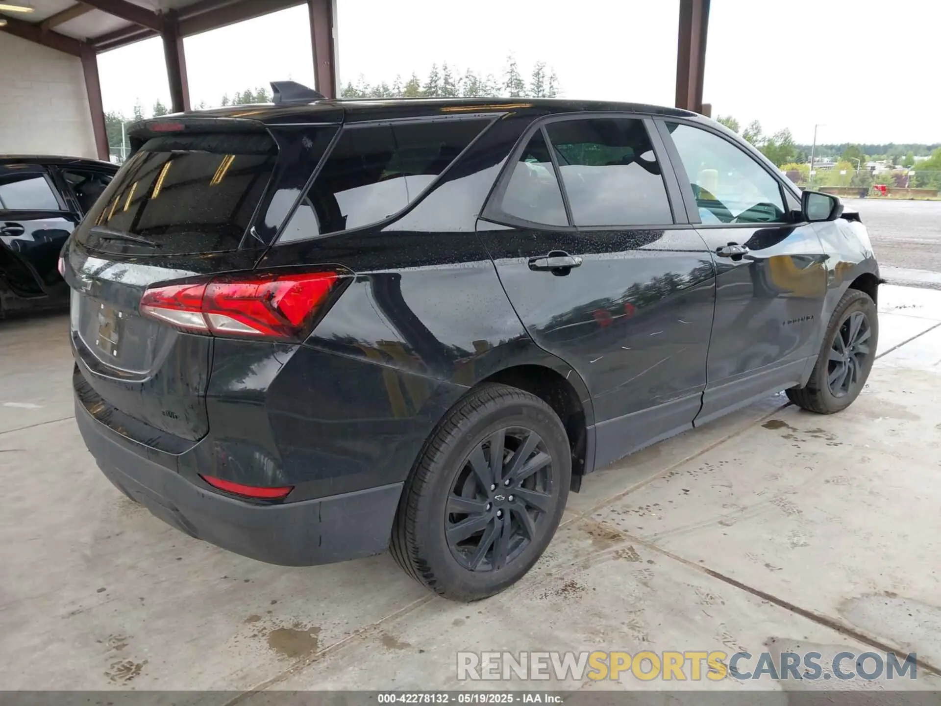 4 Photograph of a damaged car 3GNAXSEG3RL188277 CHEVROLET EQUINOX 2024