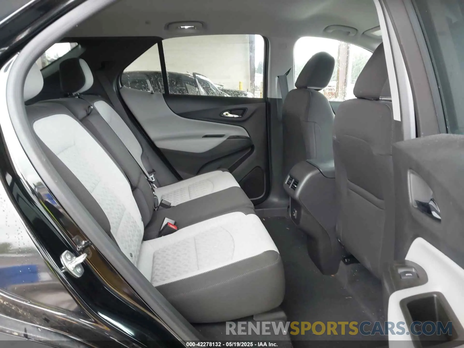 8 Photograph of a damaged car 3GNAXSEG3RL188277 CHEVROLET EQUINOX 2024