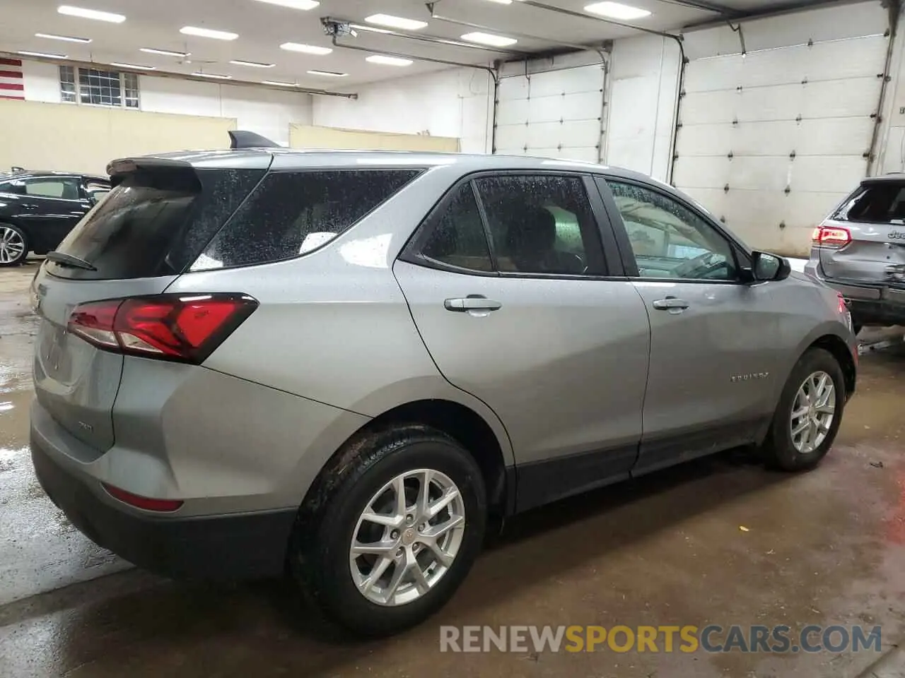 3 Photograph of a damaged car 3GNAXSEG3RL252267 CHEVROLET EQUINOX 2024