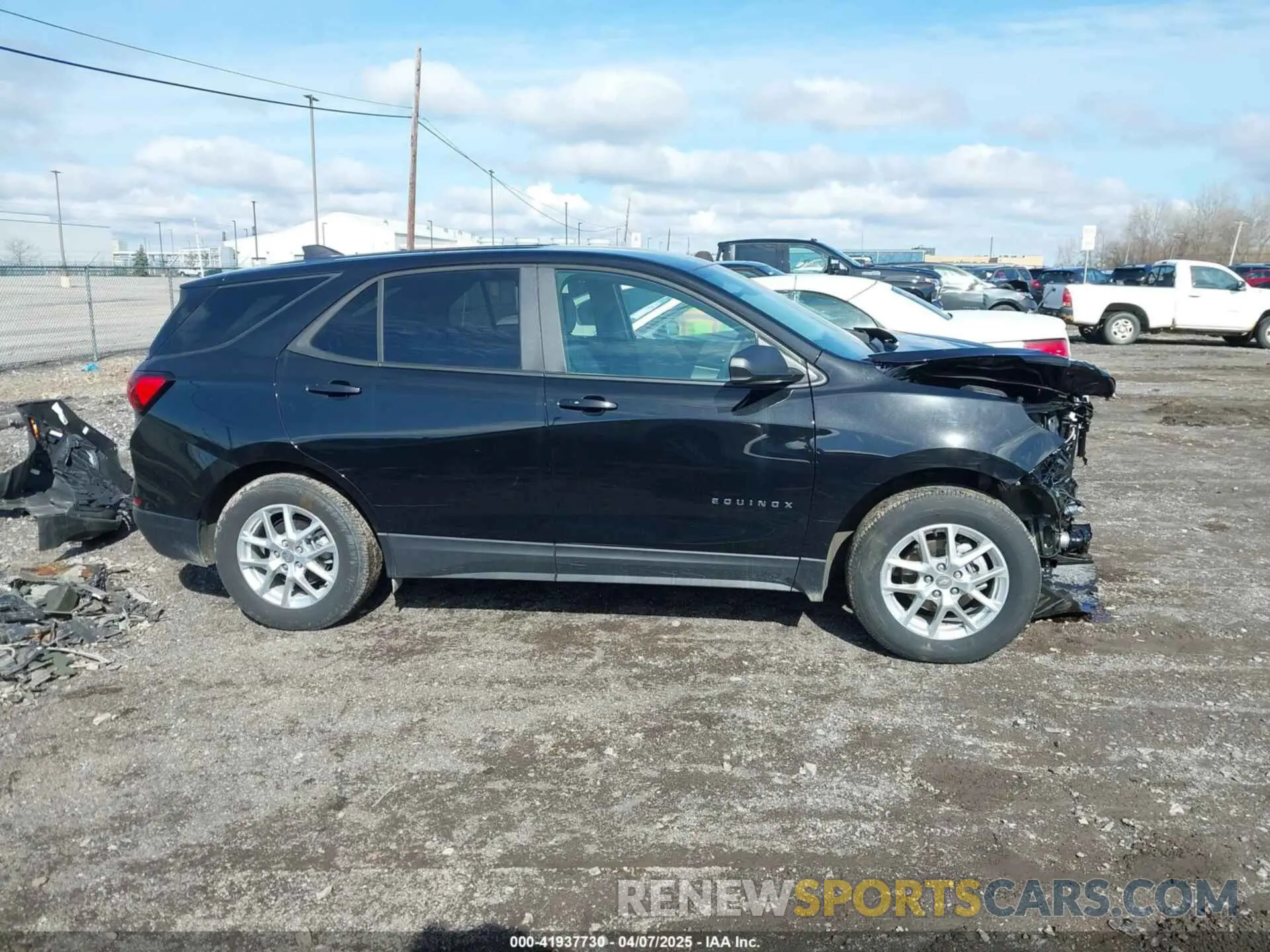 14 Photograph of a damaged car 3GNAXSEG5RL261018 CHEVROLET EQUINOX 2024
