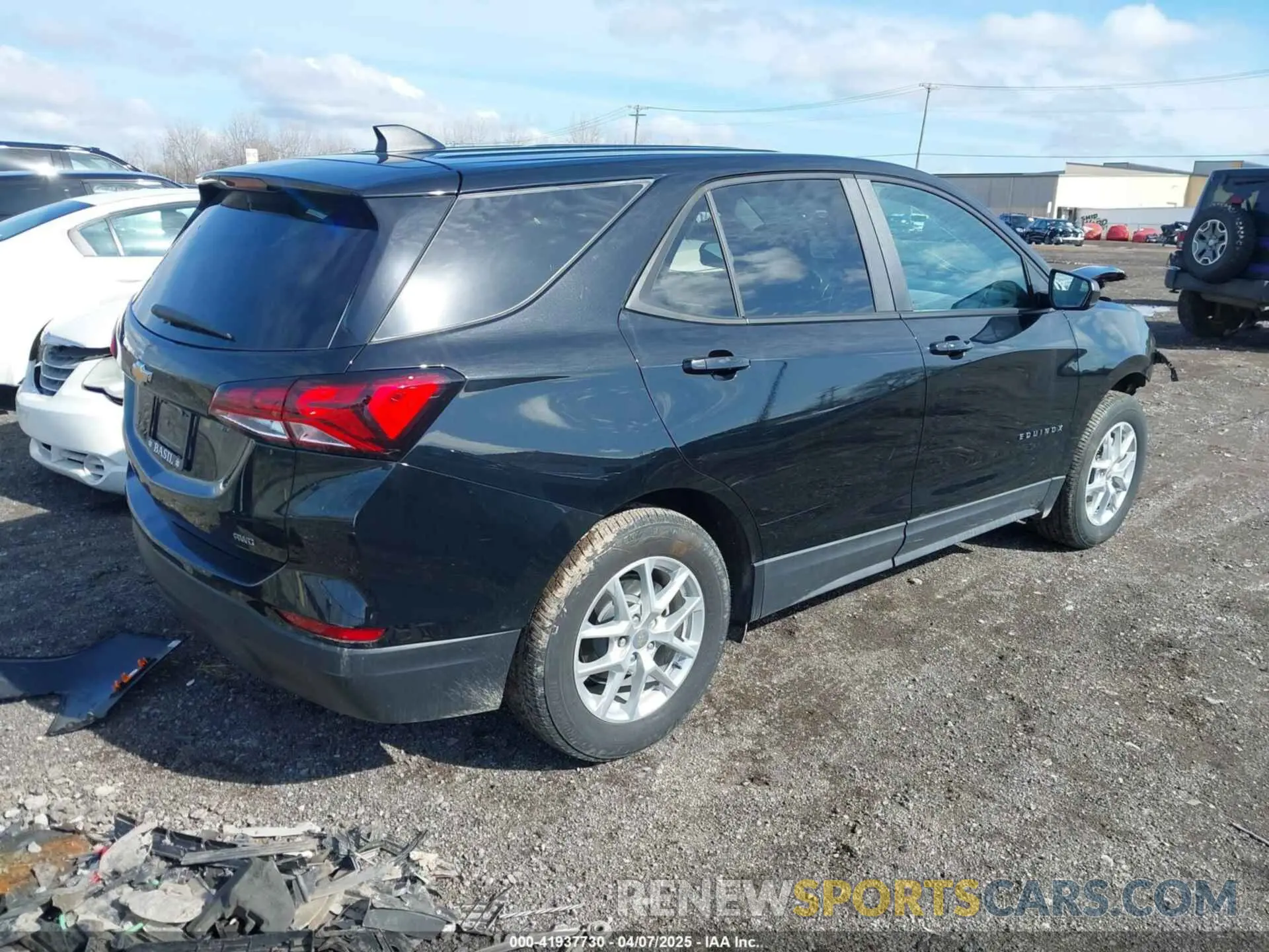4 Photograph of a damaged car 3GNAXSEG5RL261018 CHEVROLET EQUINOX 2024