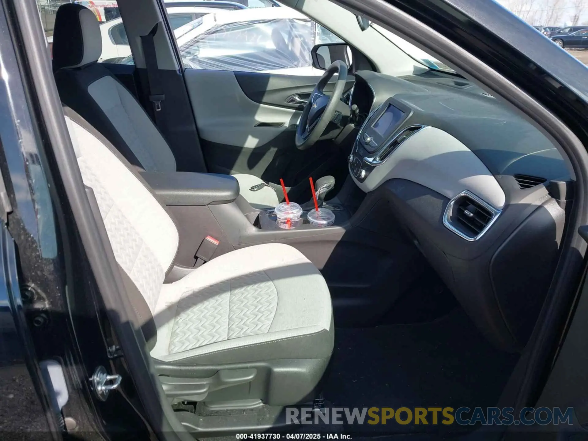 5 Photograph of a damaged car 3GNAXSEG5RL261018 CHEVROLET EQUINOX 2024