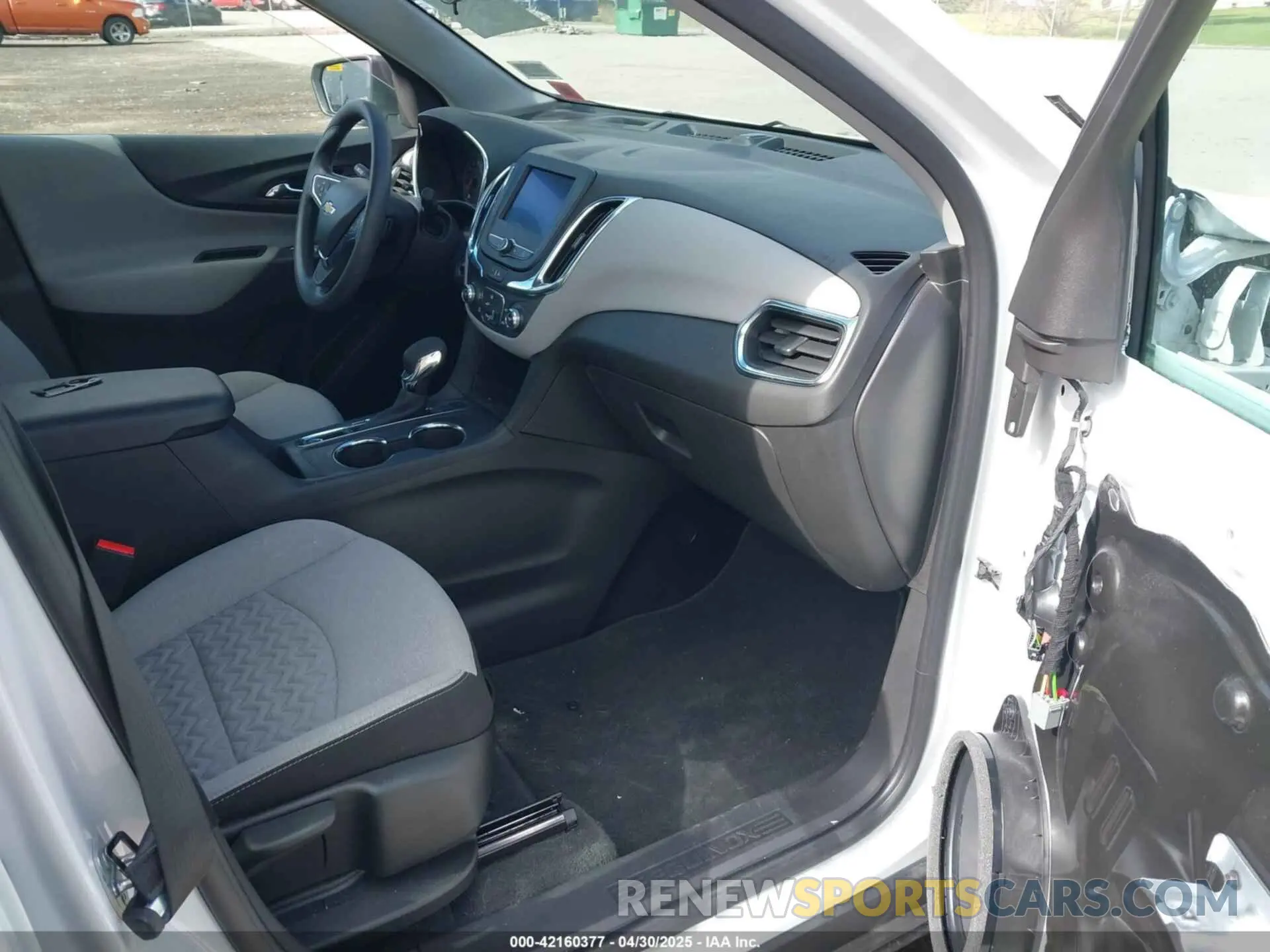 5 Photograph of a damaged car 3GNAXSEGXRL150738 CHEVROLET EQUINOX 2024
