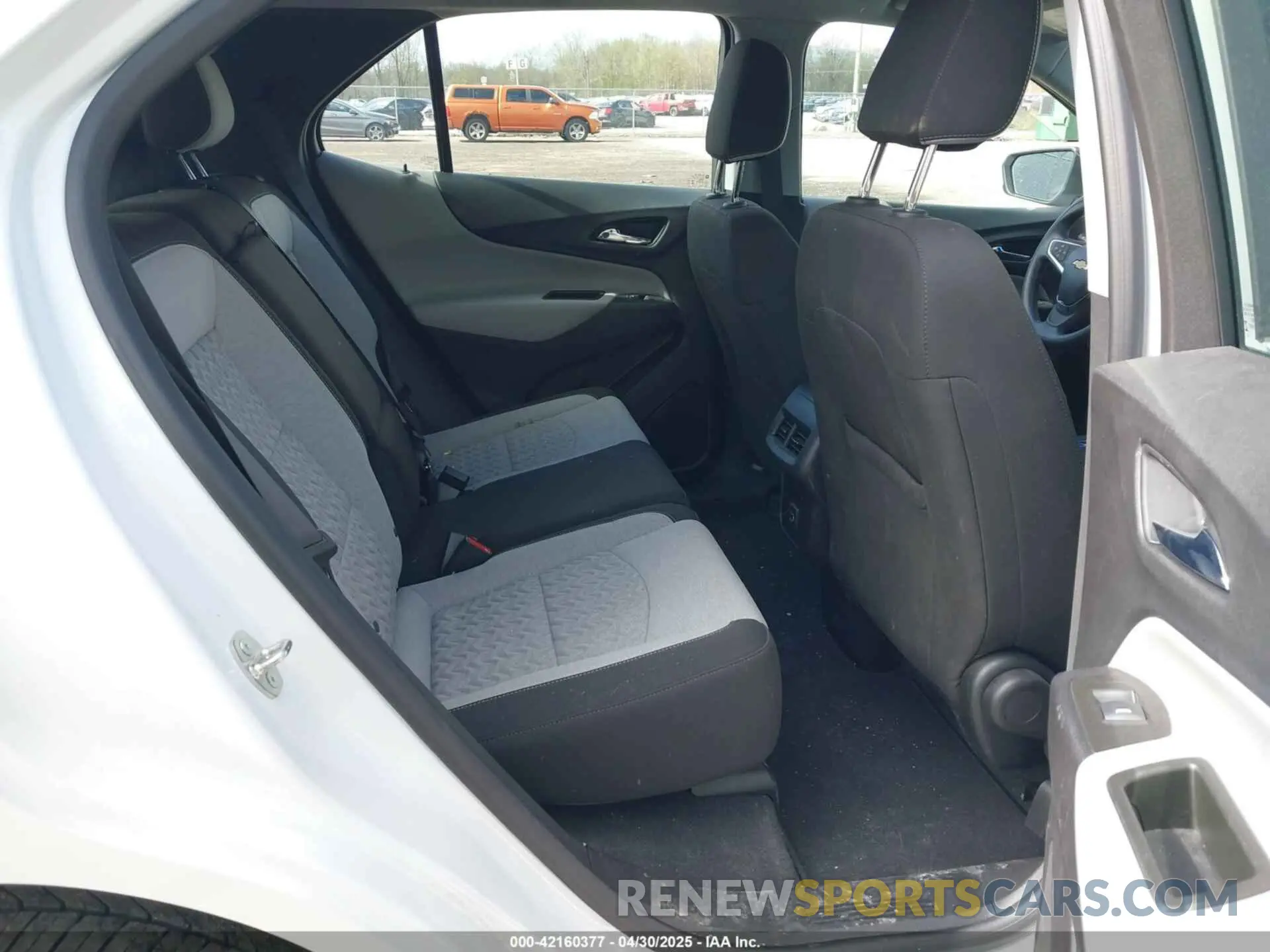 8 Photograph of a damaged car 3GNAXSEGXRL150738 CHEVROLET EQUINOX 2024