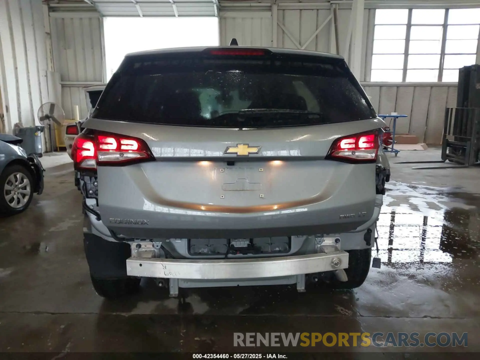 17 Photograph of a damaged car 3GNAXTEG2RL240990 CHEVROLET EQUINOX 2024