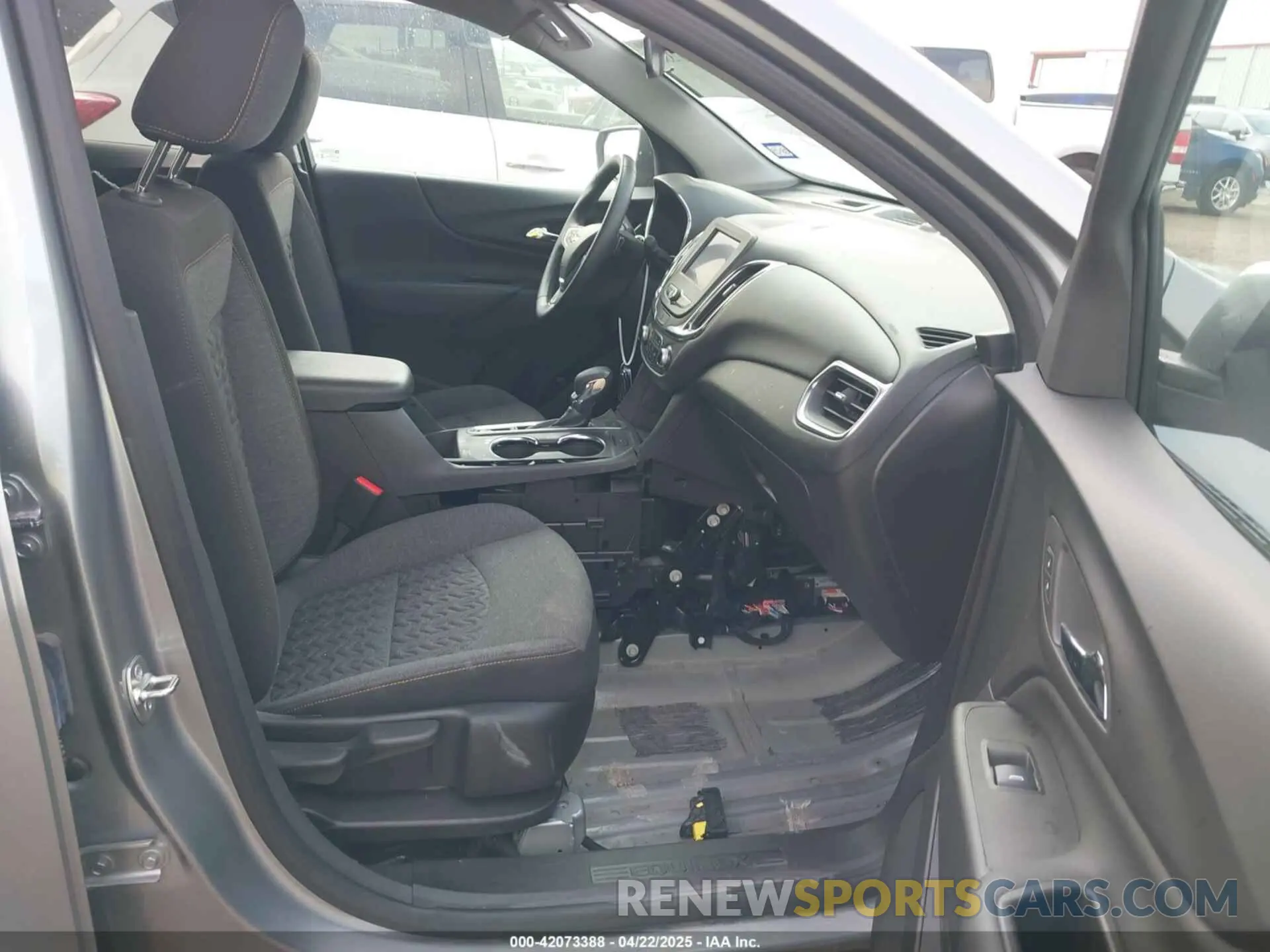 5 Photograph of a damaged car 3GNAXTEG5RL243219 CHEVROLET EQUINOX 2024